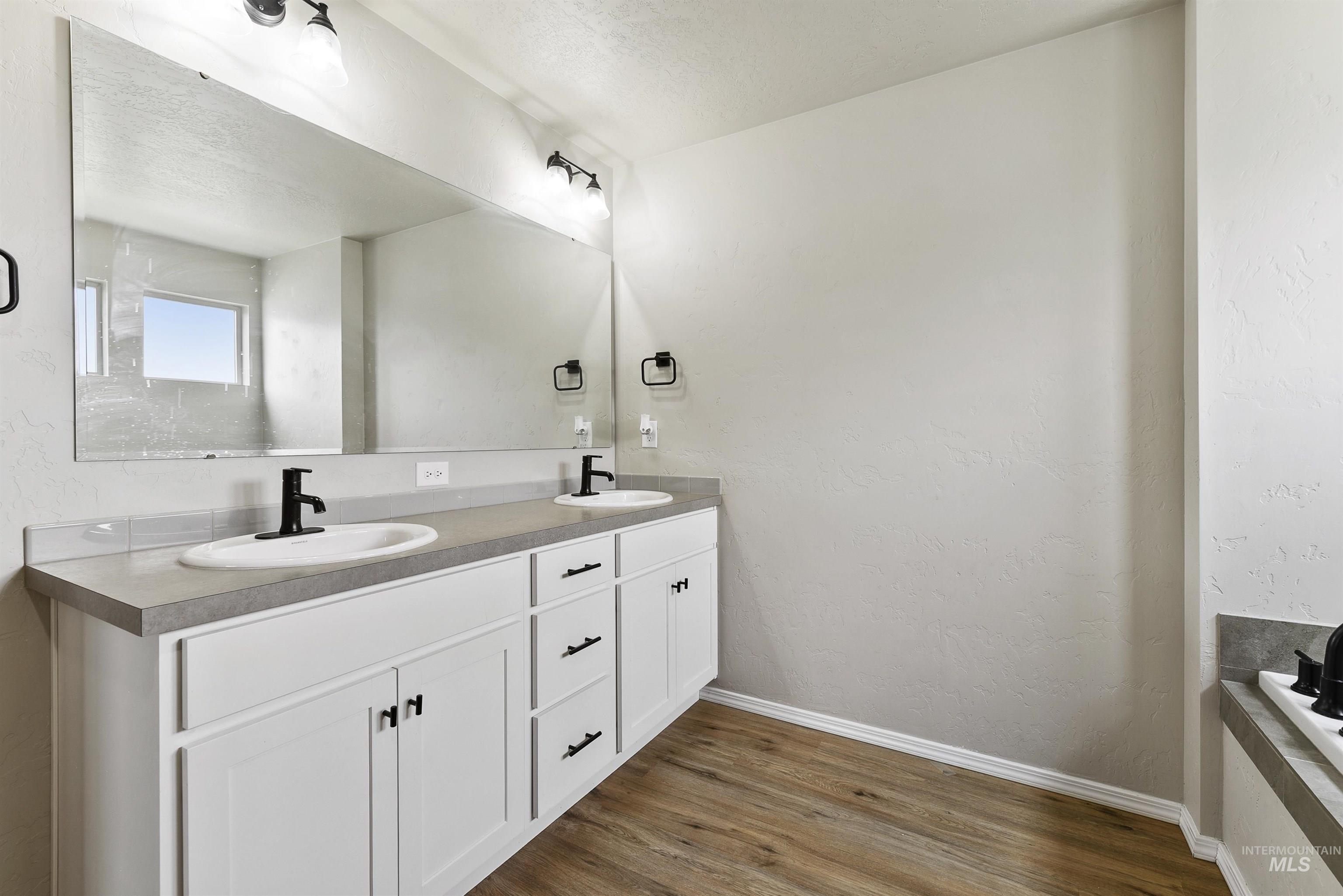 13178 S Wind River Ave Property Photo 17