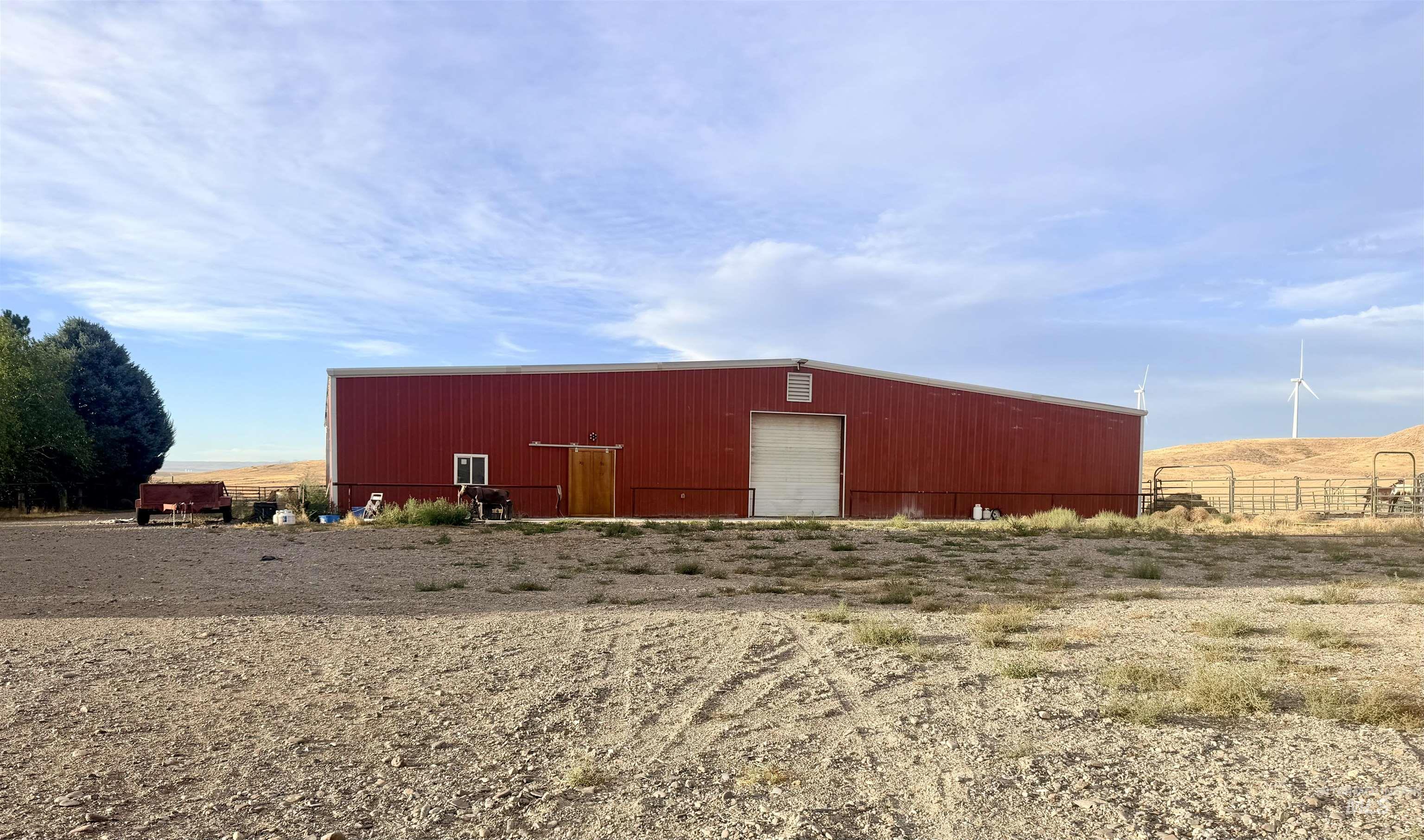 151 E 5600 N Property Photo 29