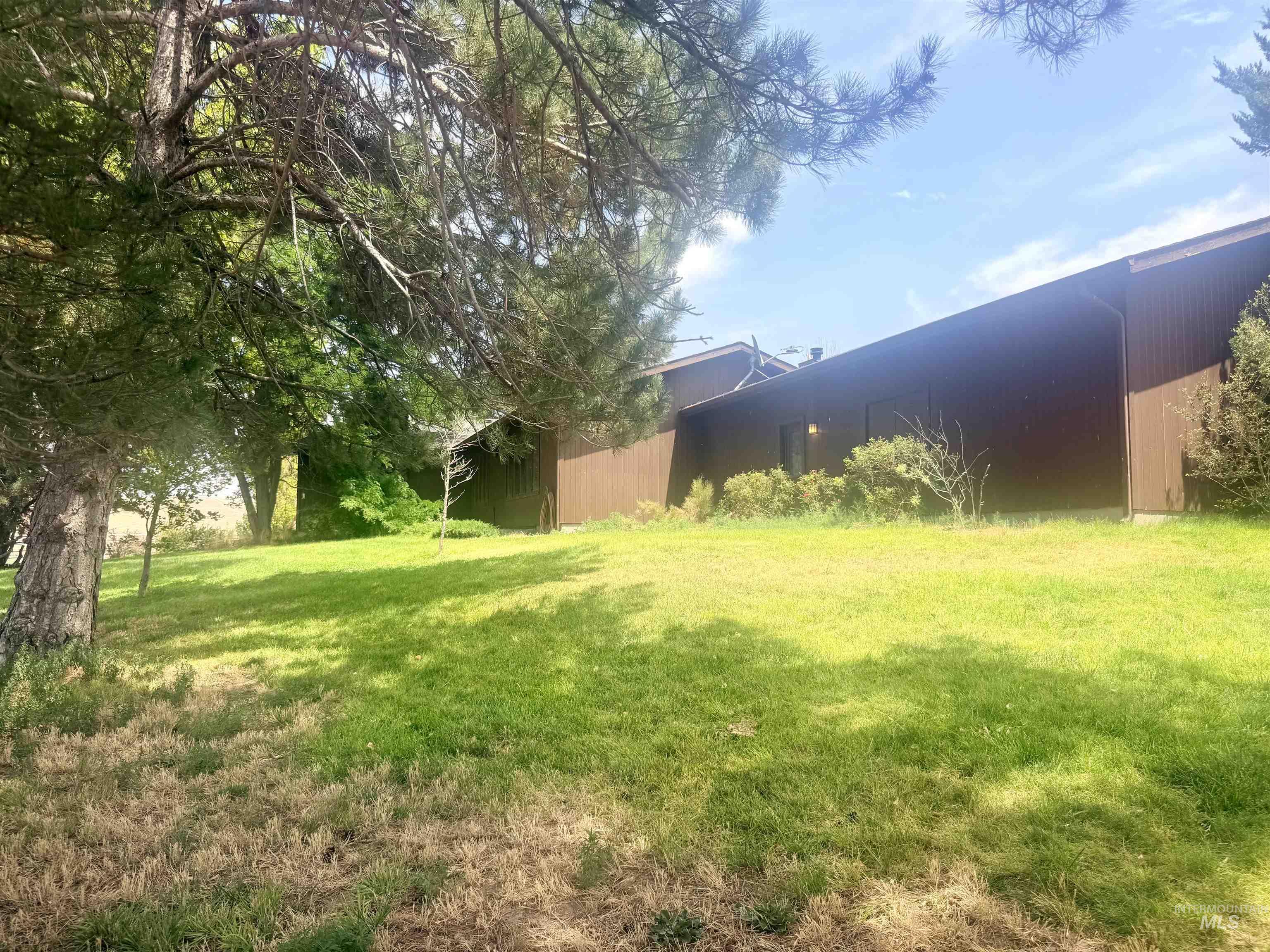 151 E 5600 N Property Photo 45