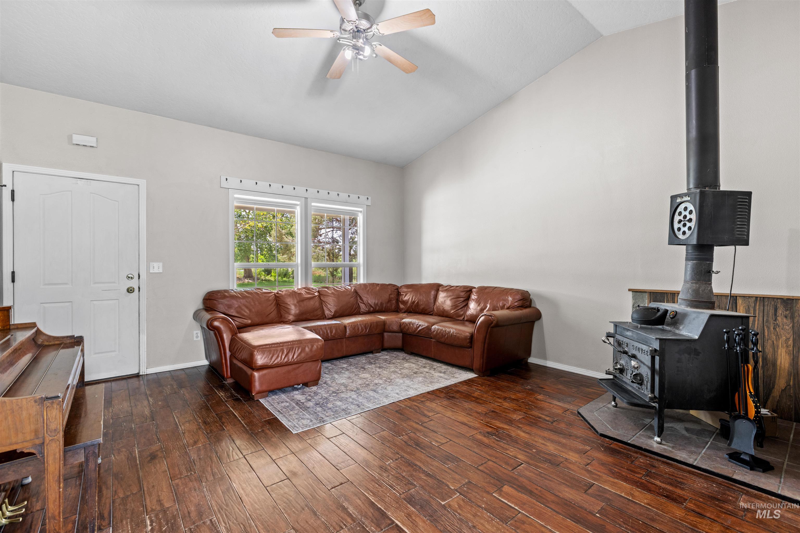 5794 Thompson Rd Property Photo 5