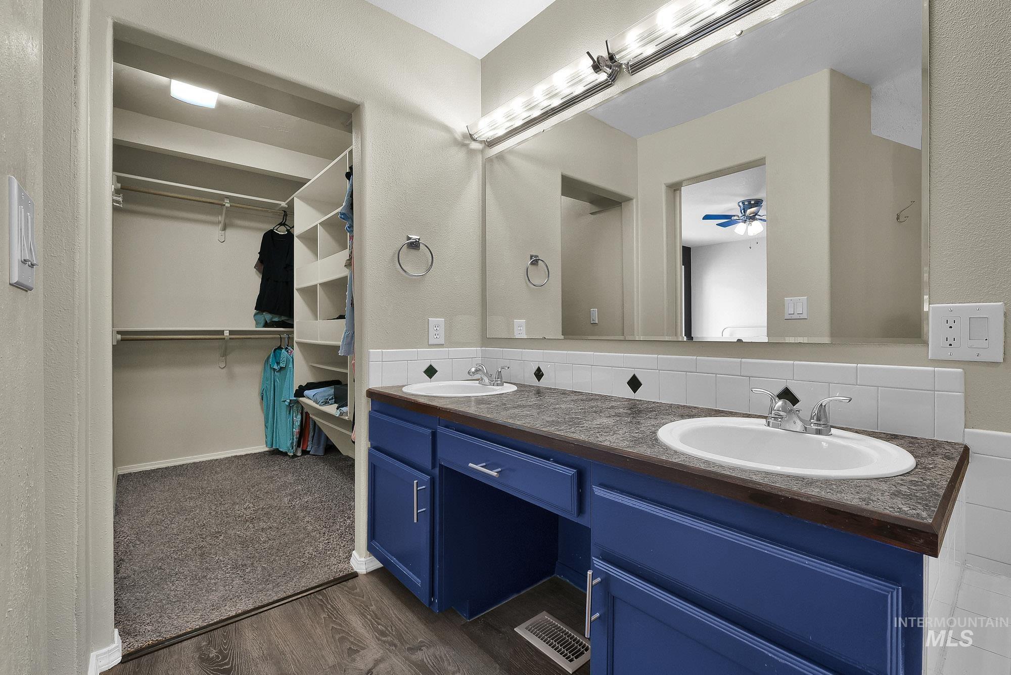 492 E Addeson St. Property Photo 25
