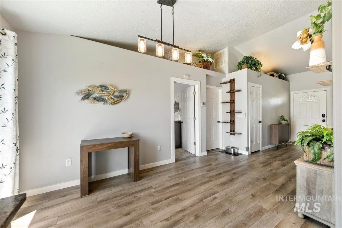 3309 Robinhood Loop Property Photo 16