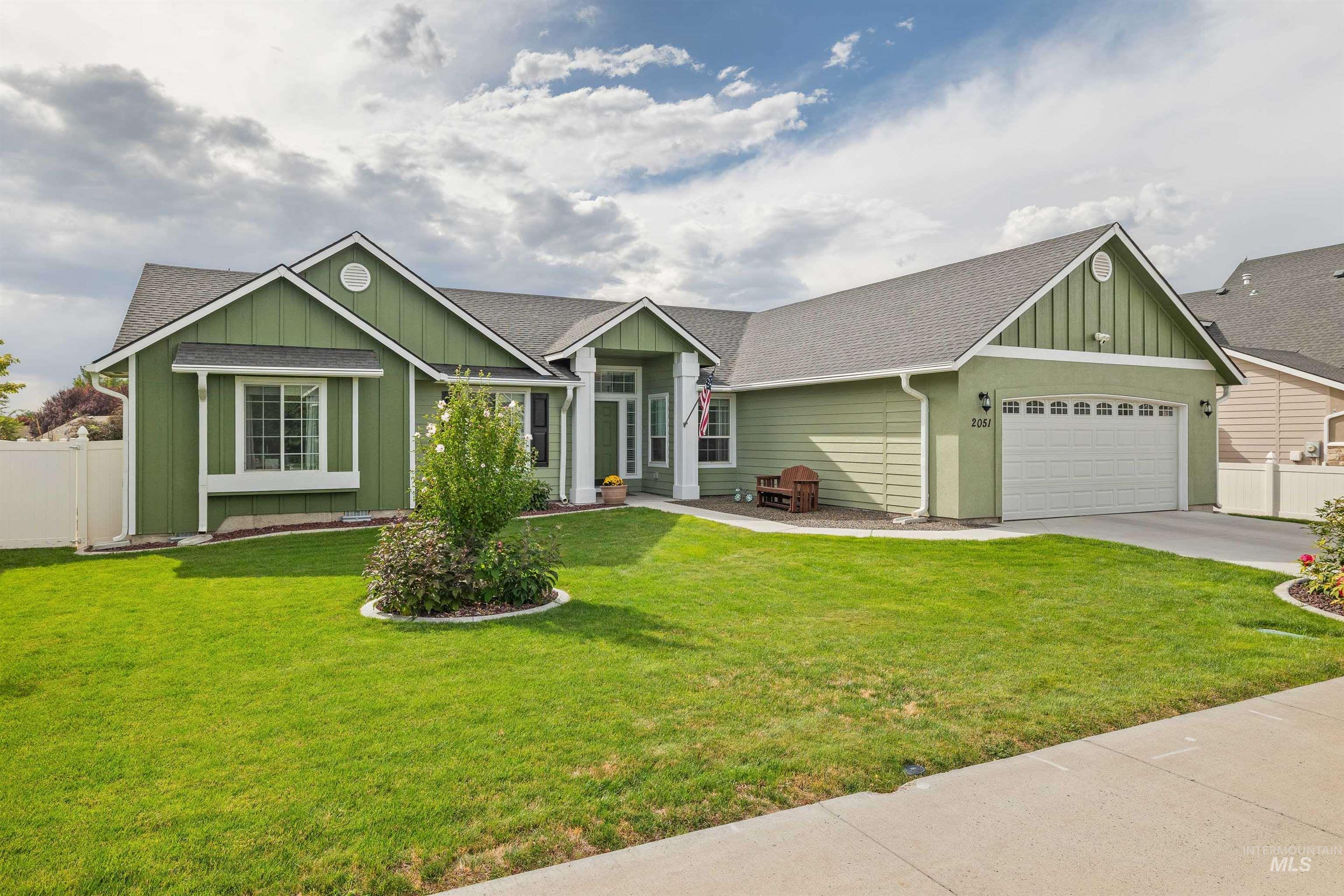 2051 Blue Sky Lane Property Photo 4