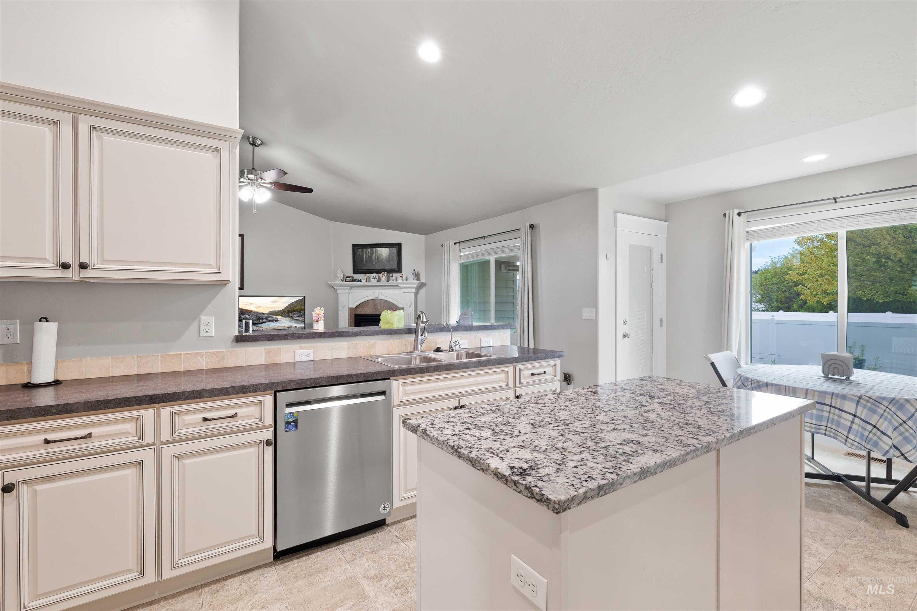 2051 Blue Sky Lane Property Photo 15