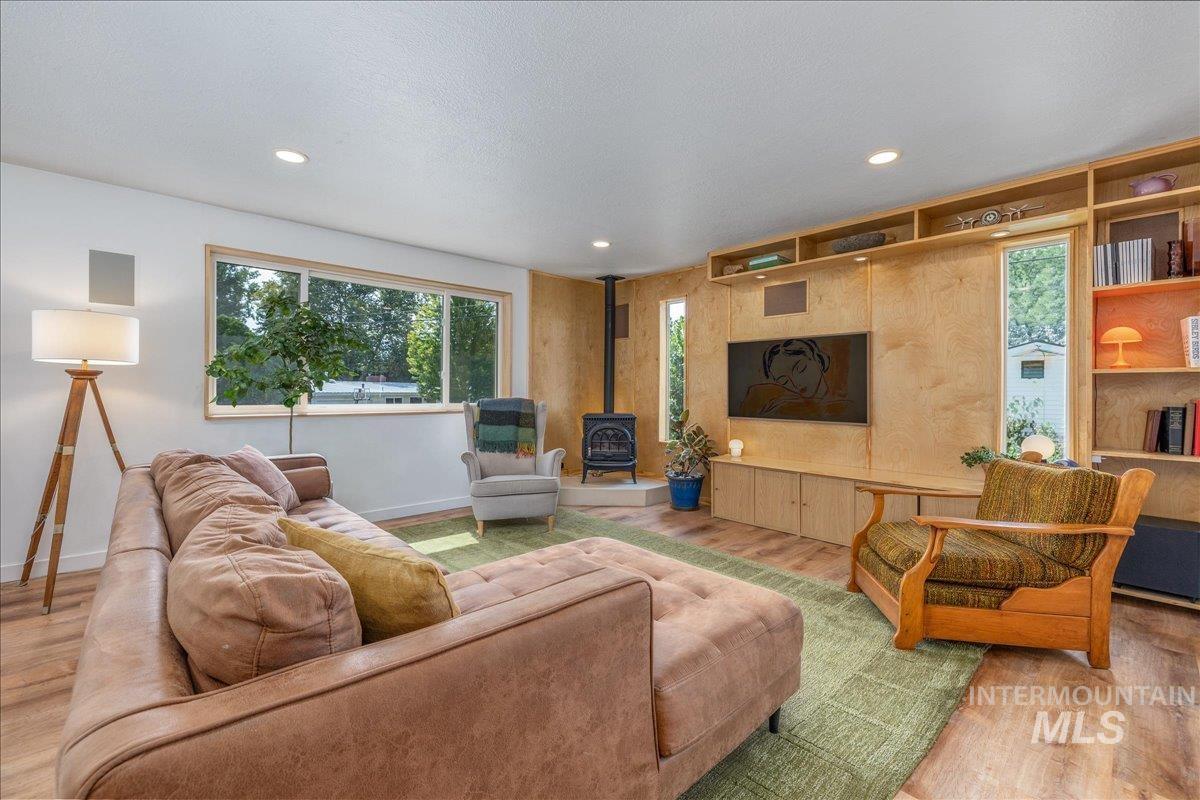 2705 S Inverness Way Property Photo 6