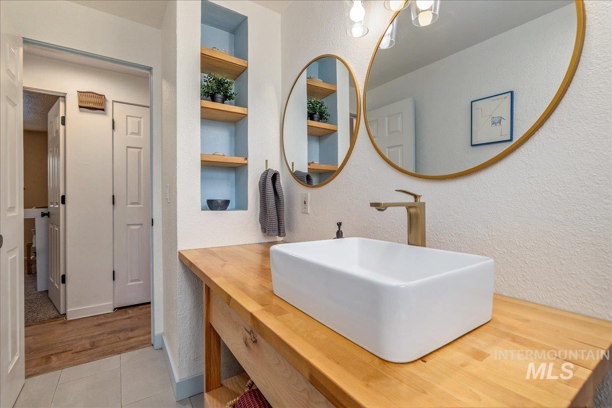 2705 S Inverness Way Property Photo 17