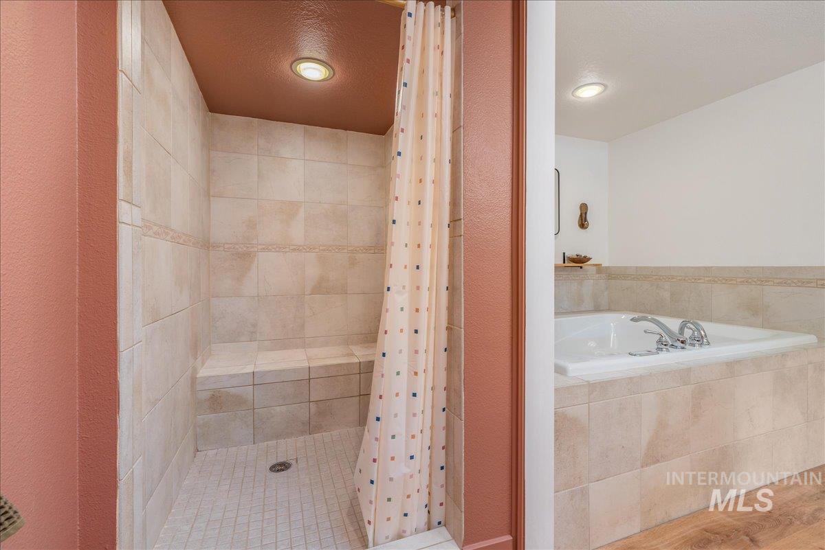 2705 S Inverness Way Property Photo 25