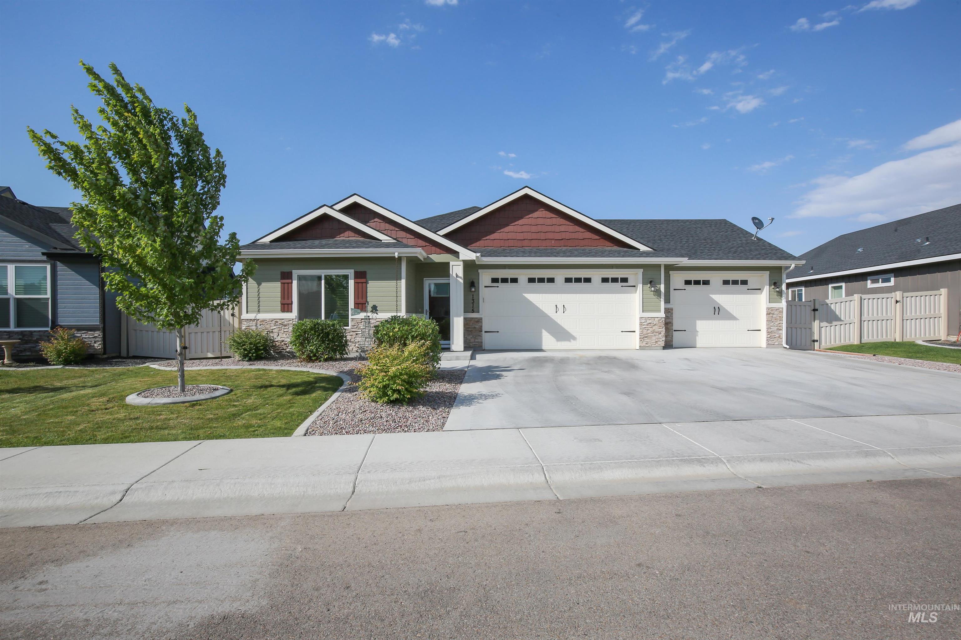 1315 Cantebria Way Property Photo 1