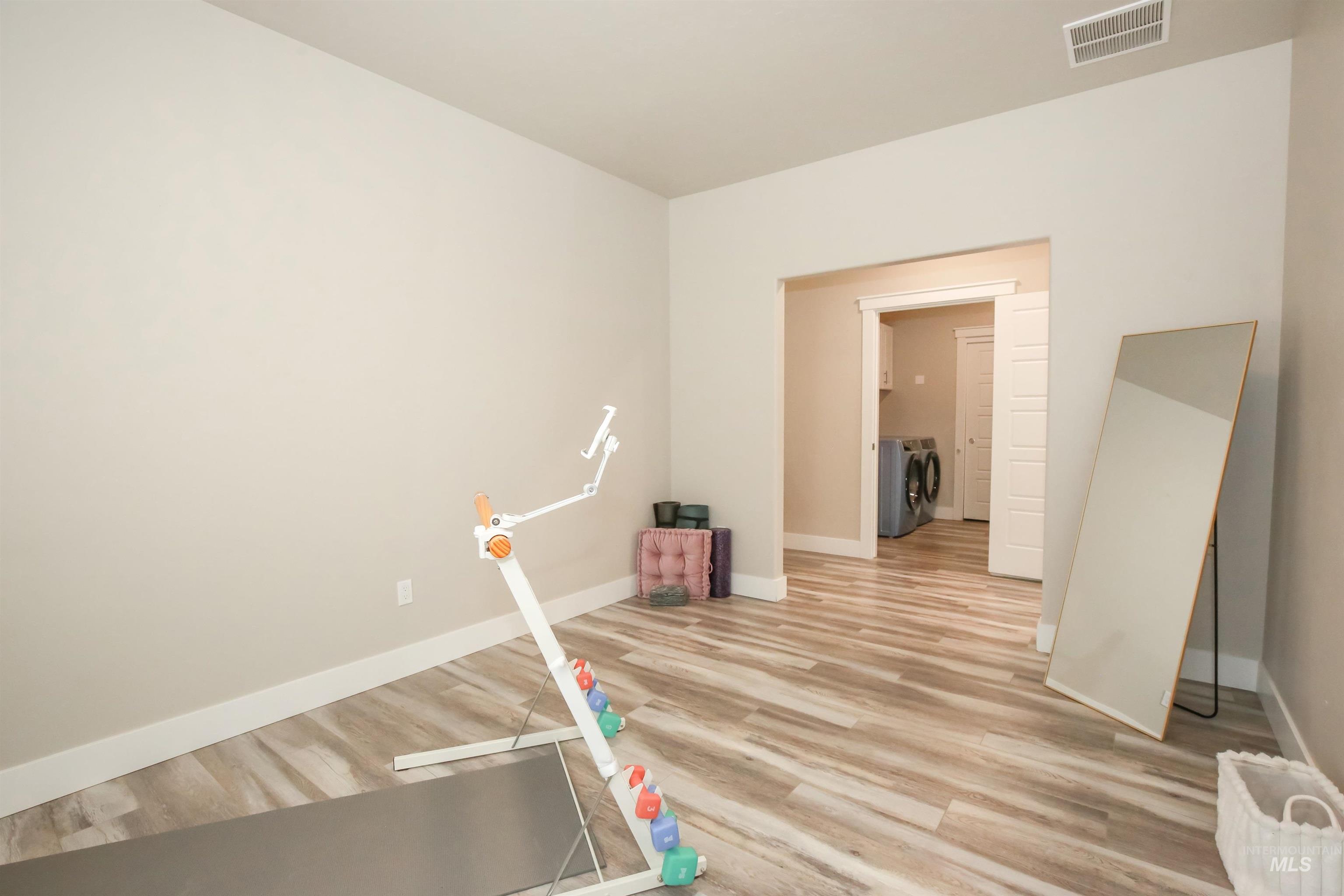 1315 Cantebria Way Property Photo 10