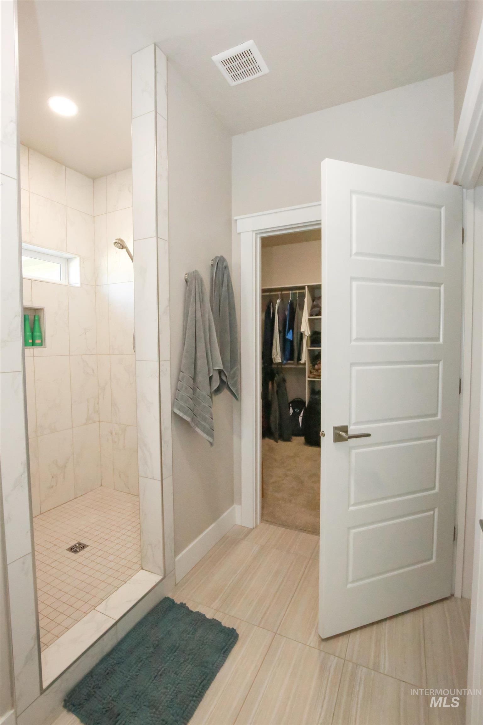 1315 Cantebria Way Property Photo 16