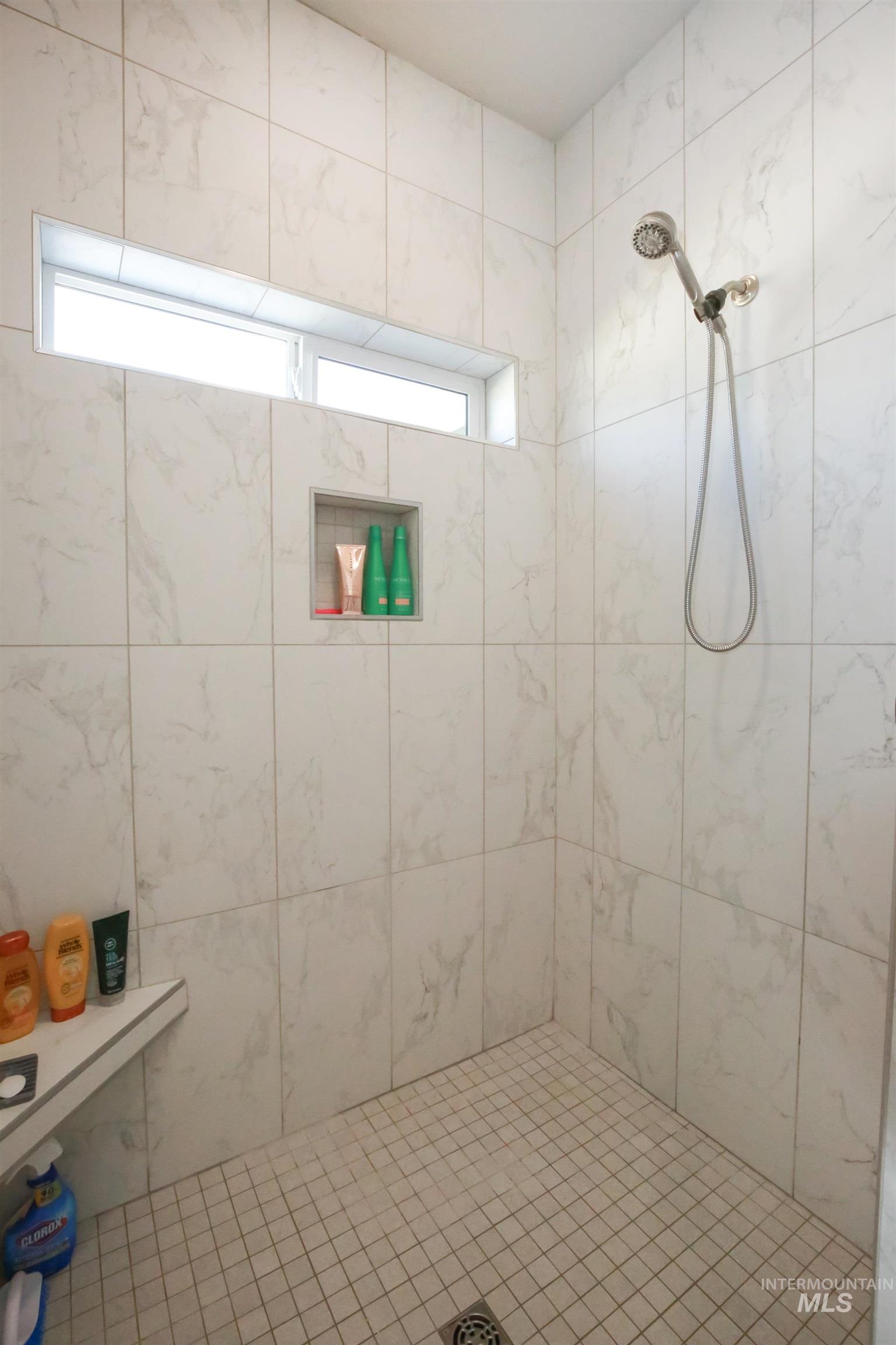 1315 Cantebria Way Property Photo 17