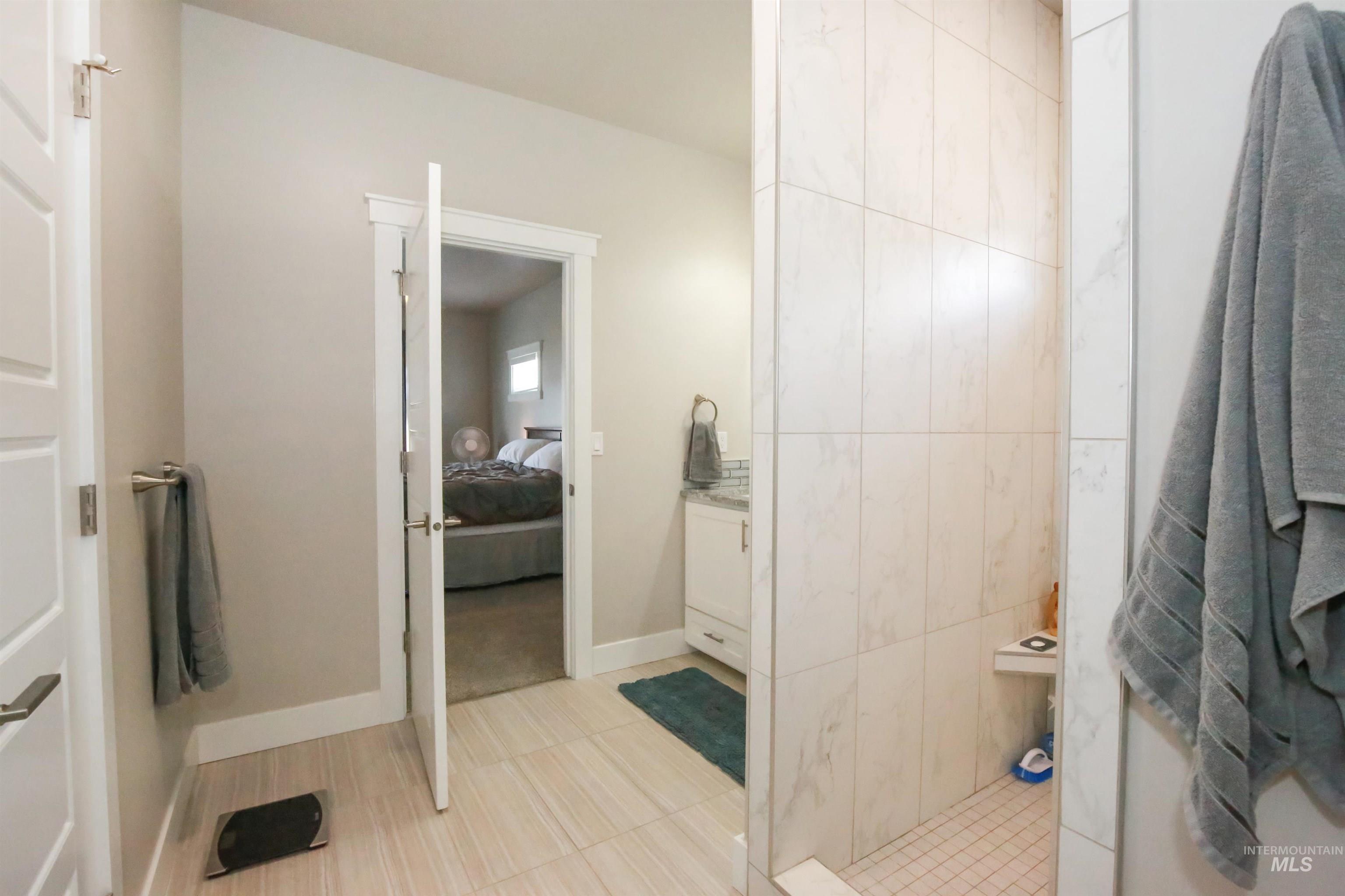1315 Cantebria Way Property Photo 18