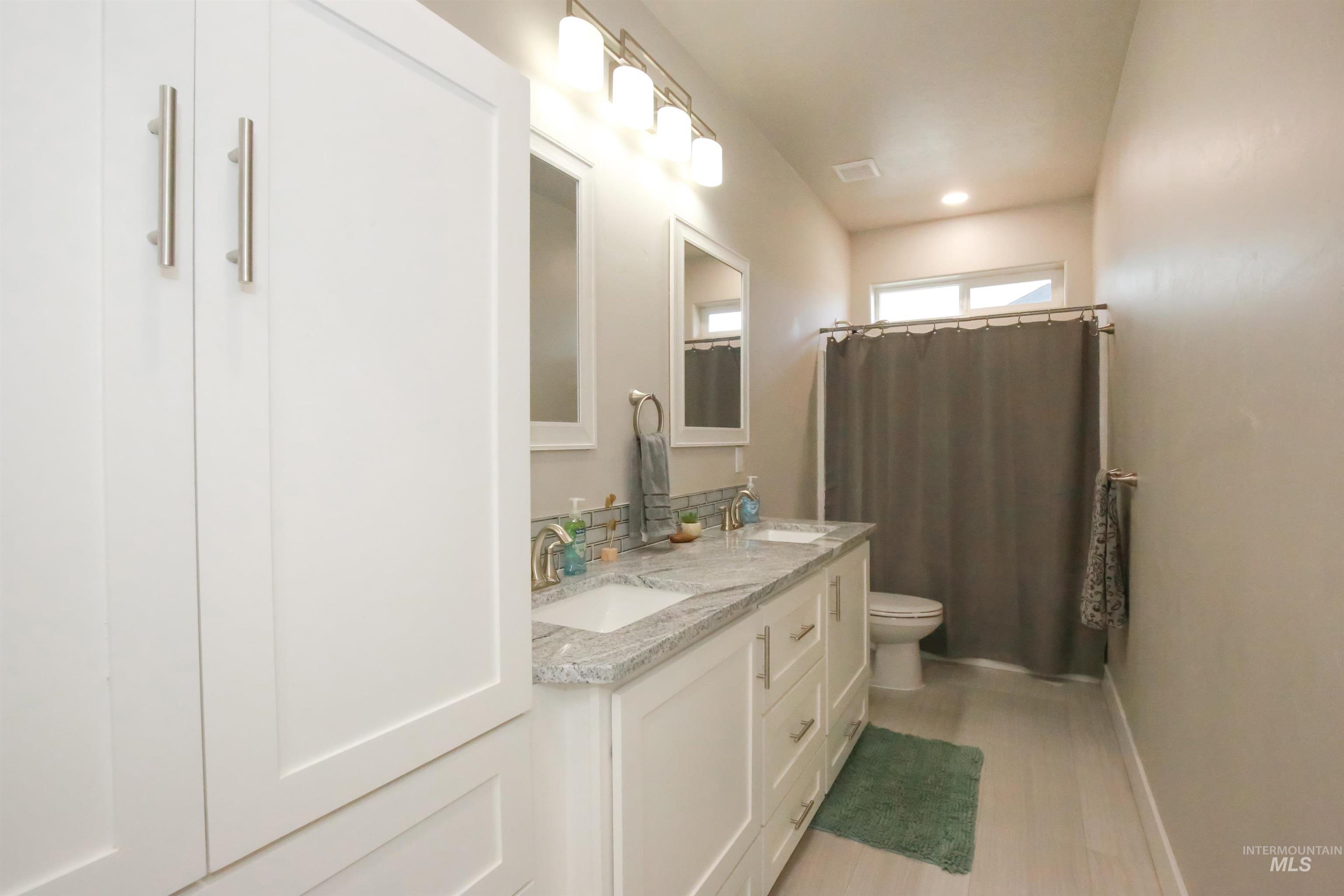 1315 Cantebria Way Property Photo 21