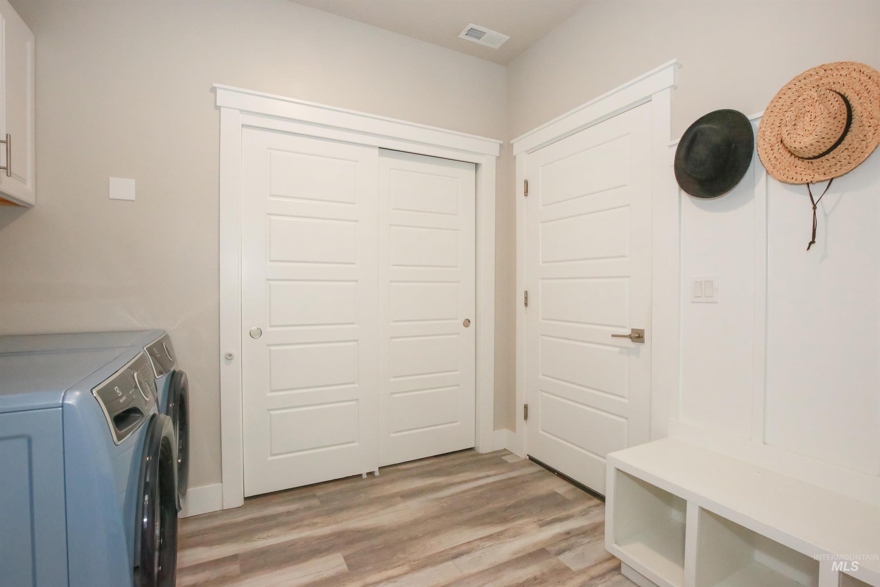 1315 Cantebria Way Property Photo 28