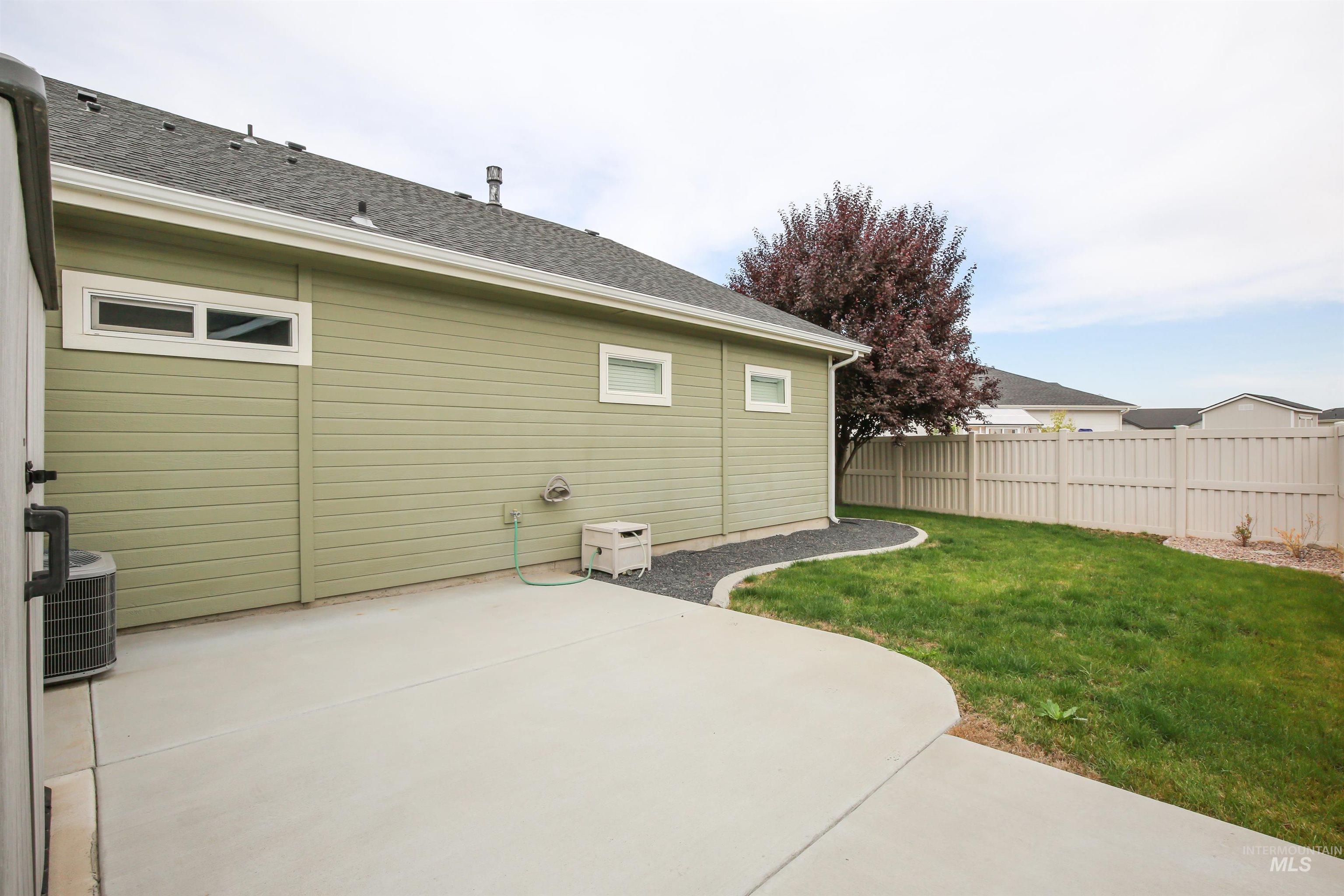 1315 Cantebria Way Property Photo 32