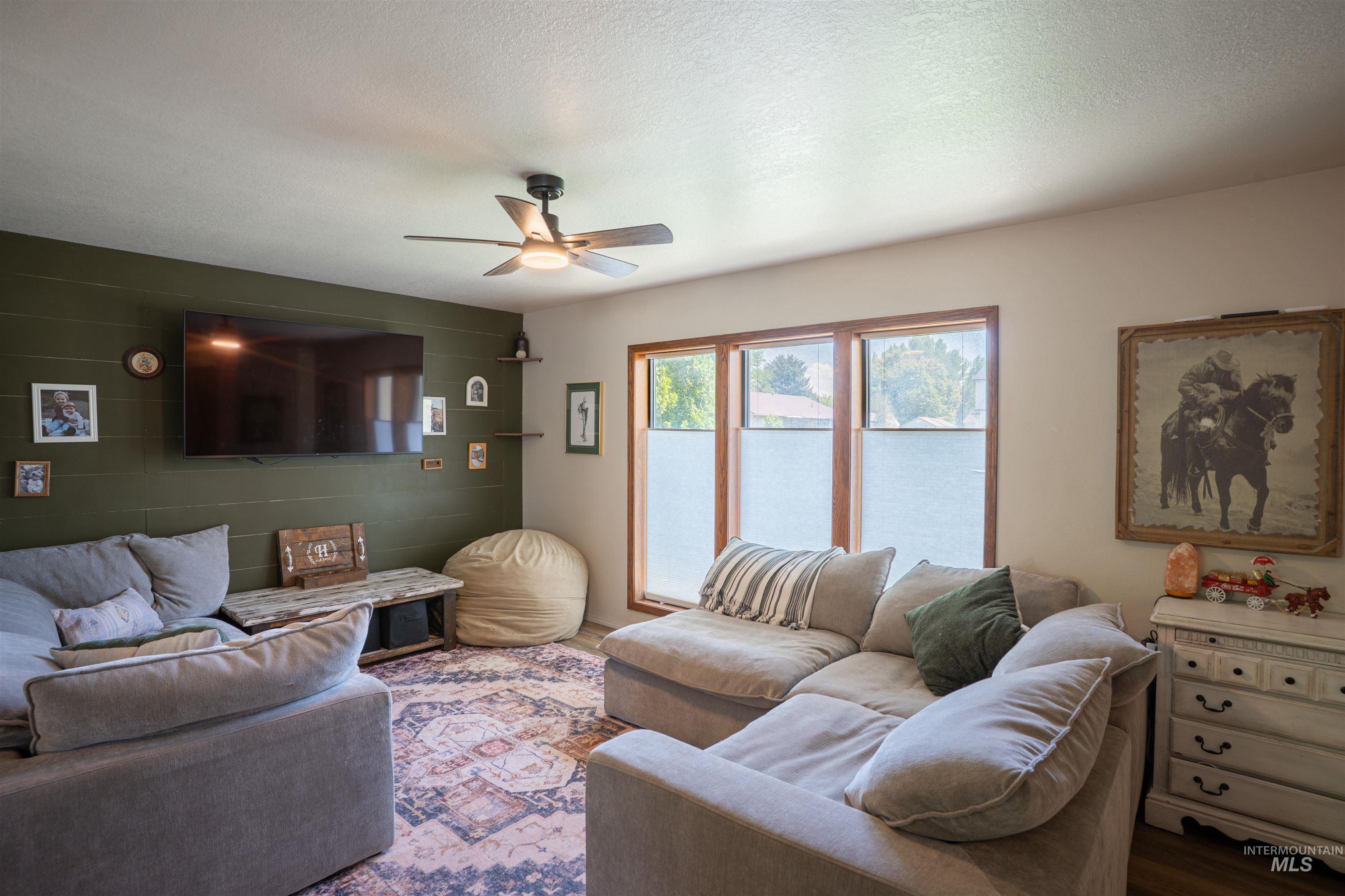 2711 Elizabeth Blvd Property Photo 6