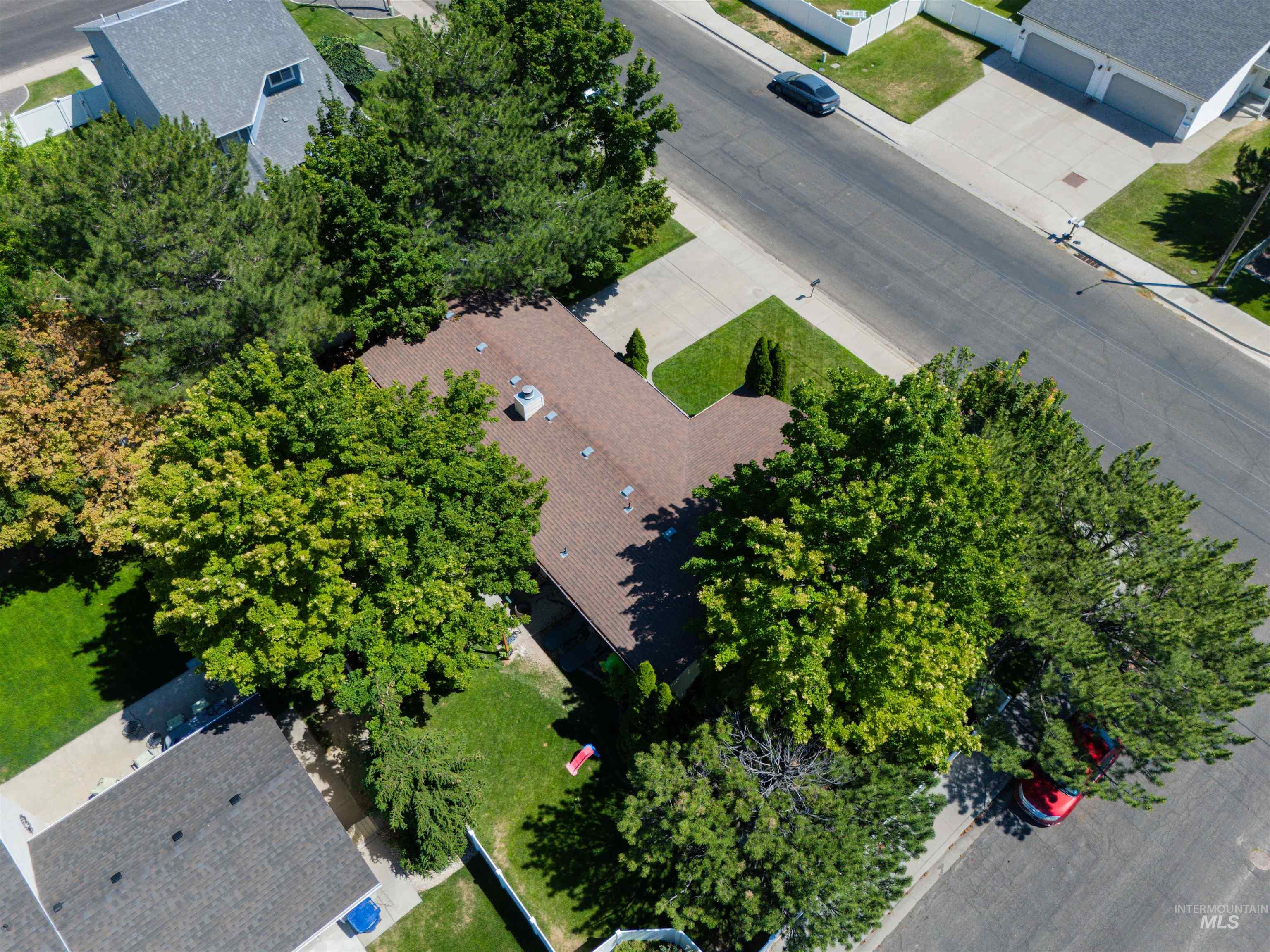 2711 Elizabeth Blvd Property Photo 17