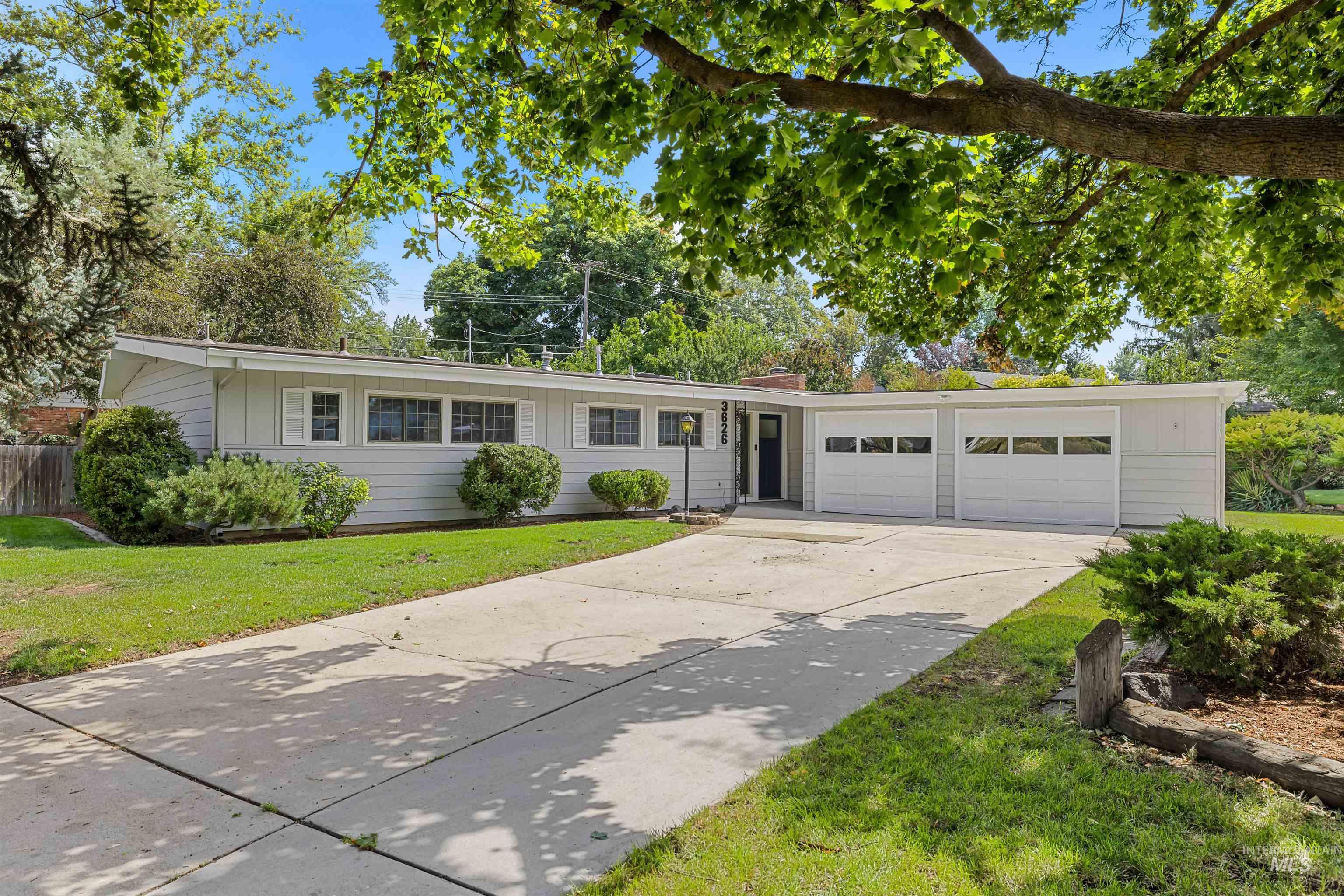 3626 E Clement Road Property Photo 1