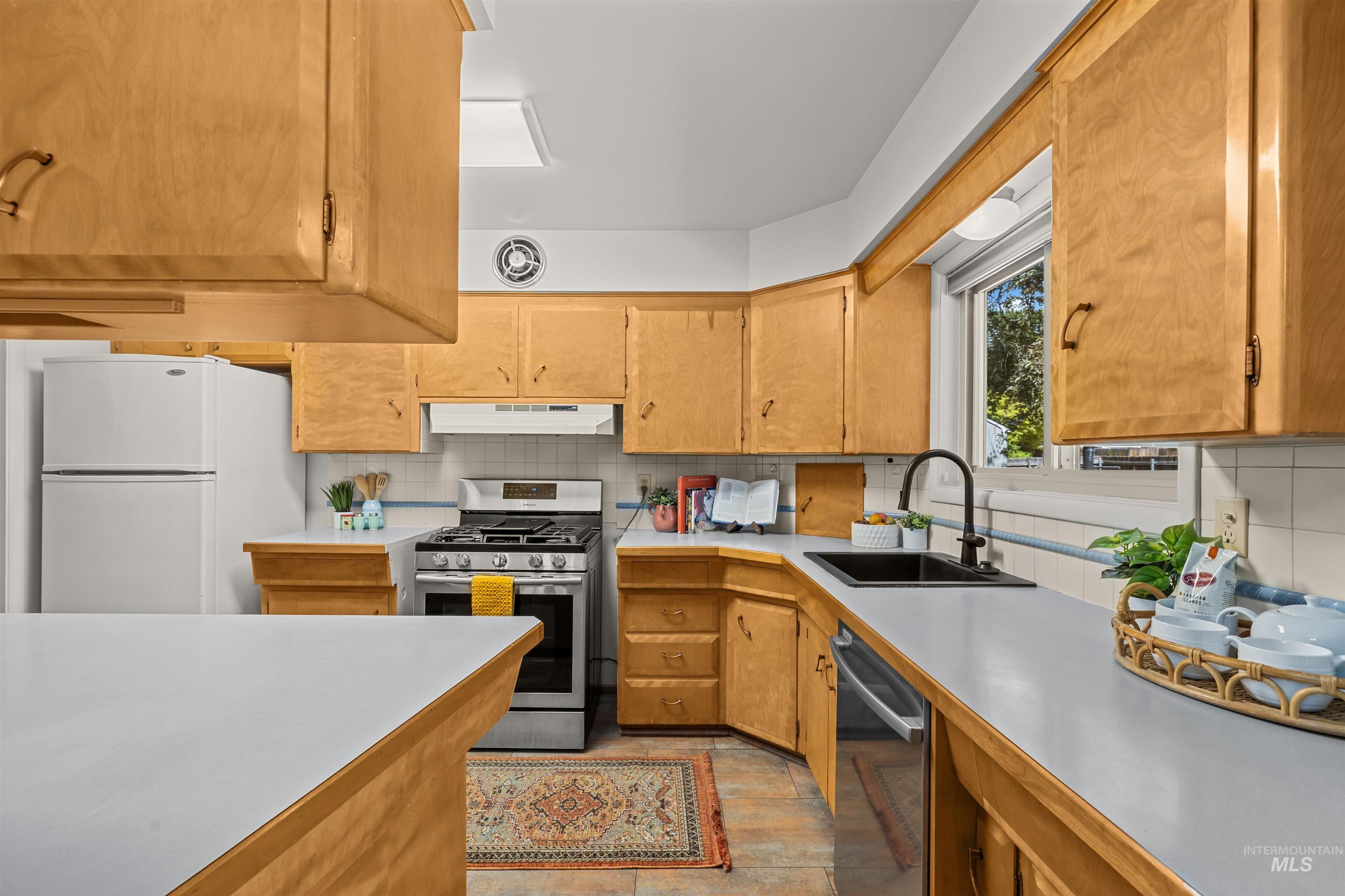 3626 E Clement Road Property Photo 15
