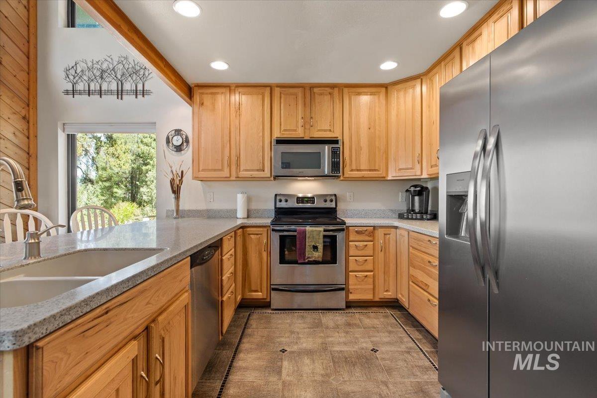 84 Golden Place Property Photo 10