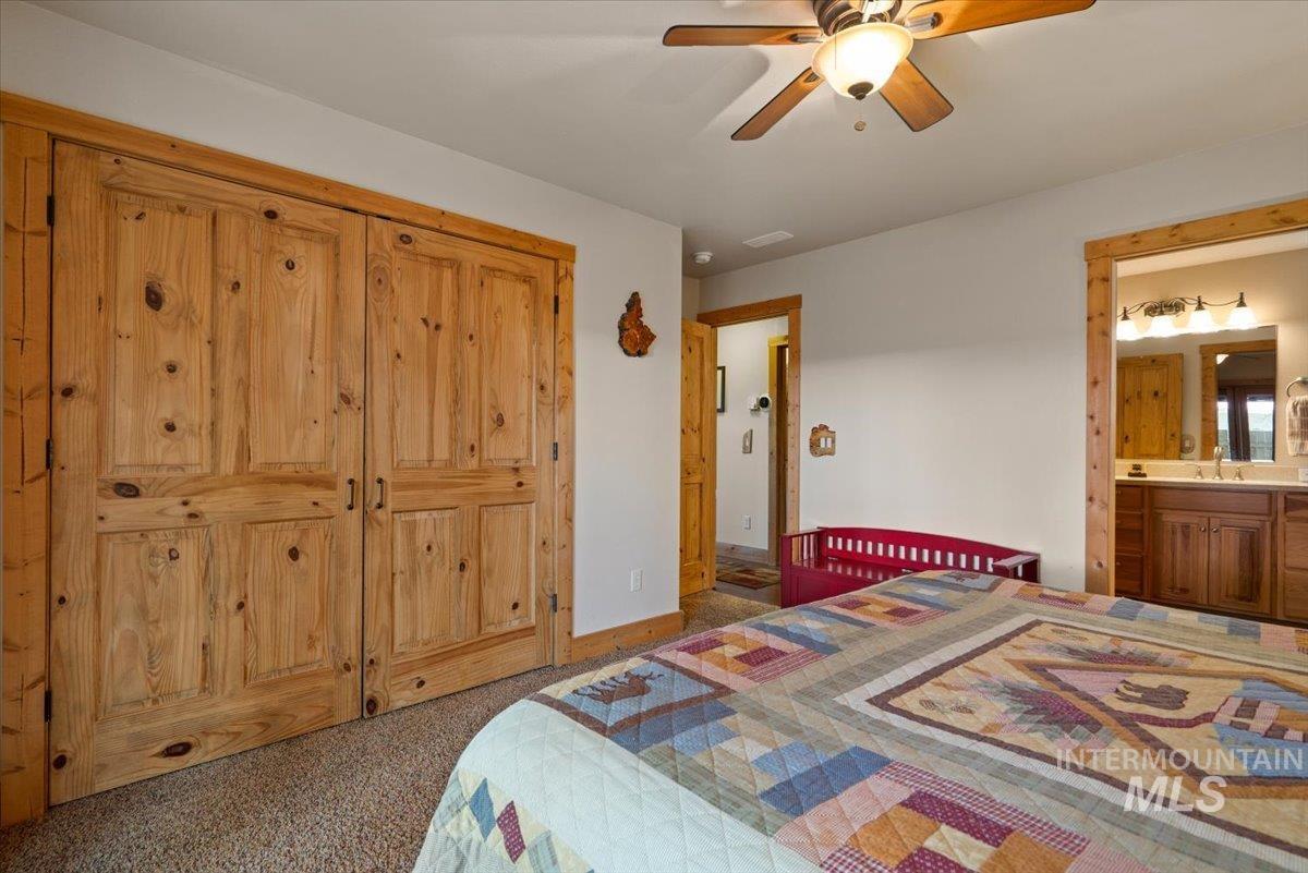 84 Golden Place Property Photo 12