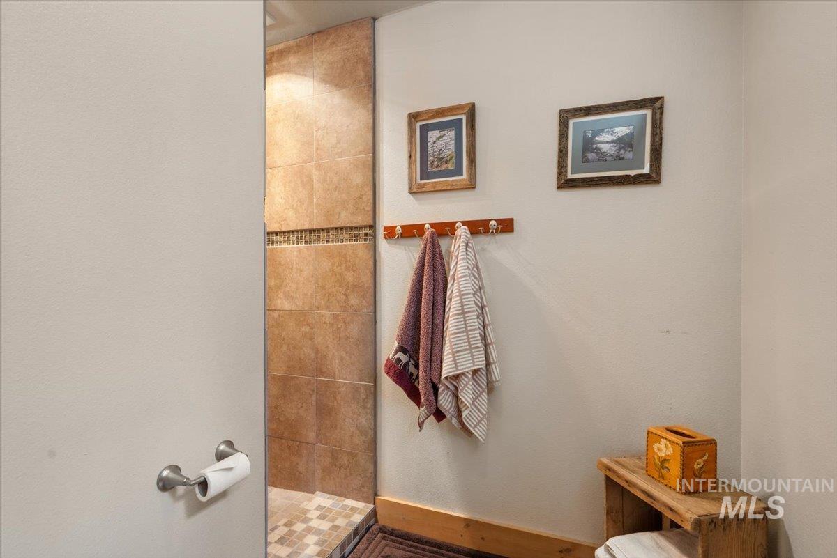 84 Golden Place Property Photo 15