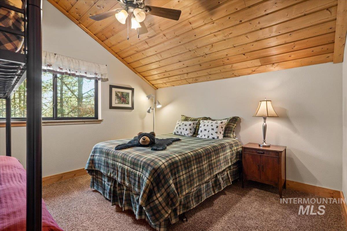 84 Golden Place Property Photo 19