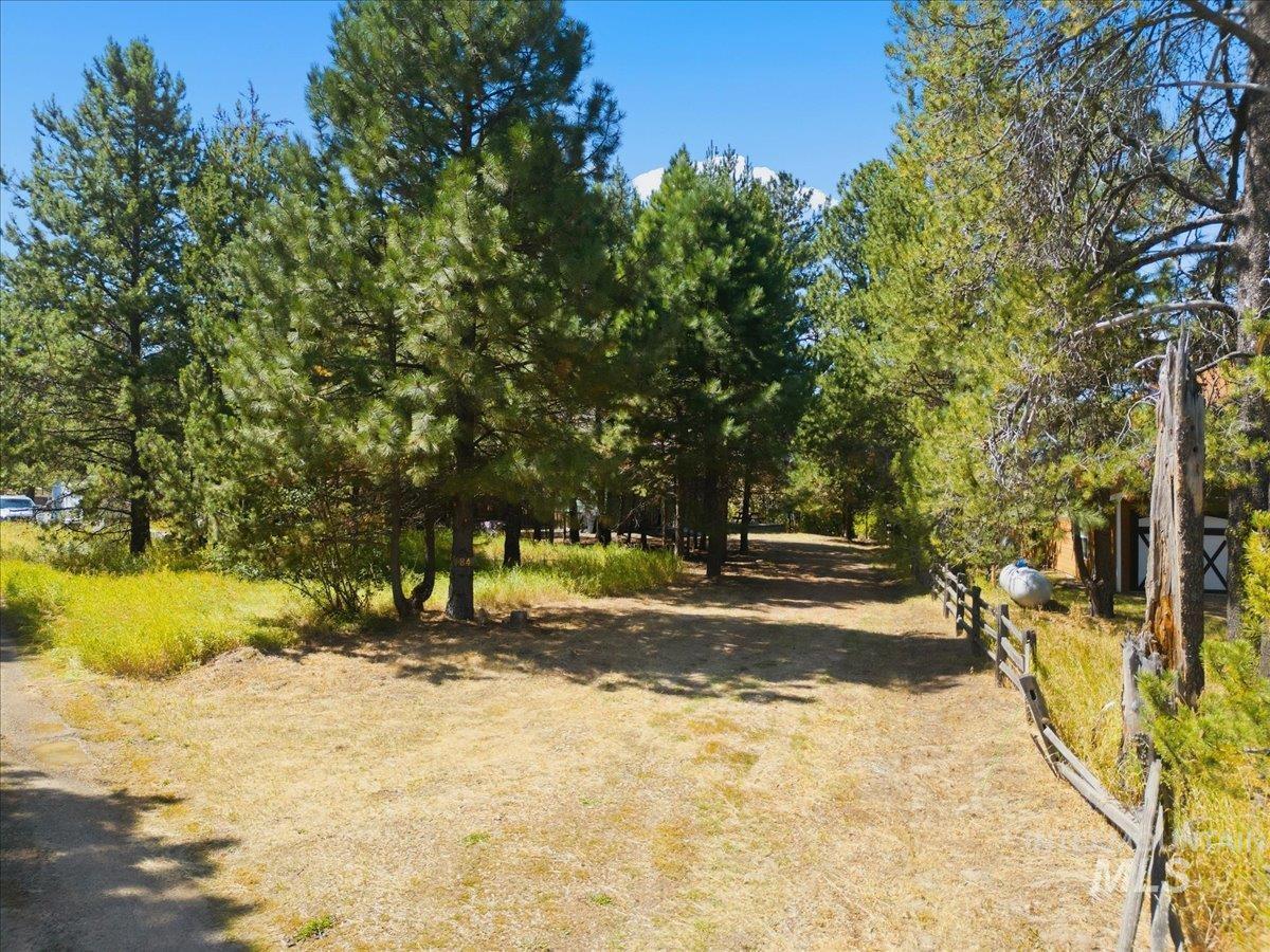 84 Golden Place Property Photo 24