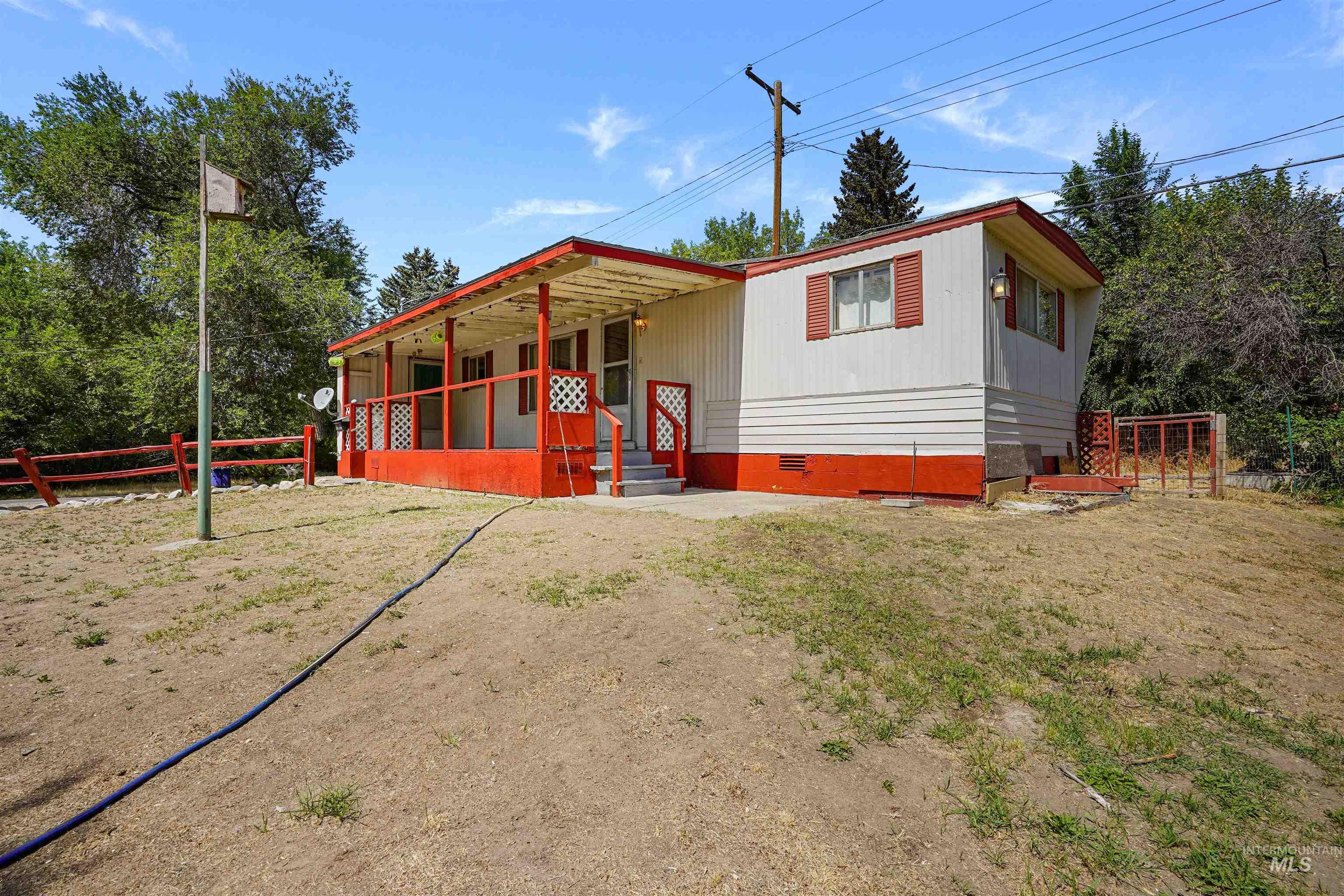210 E 6th Ave Property Photo 8