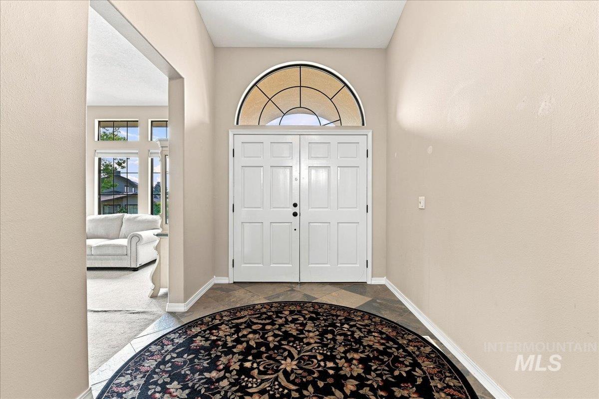 3324 E Boulder Heights Dr Property Photo 3