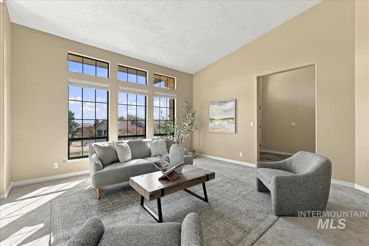 3324 E Boulder Heights Dr Property Photo 6
