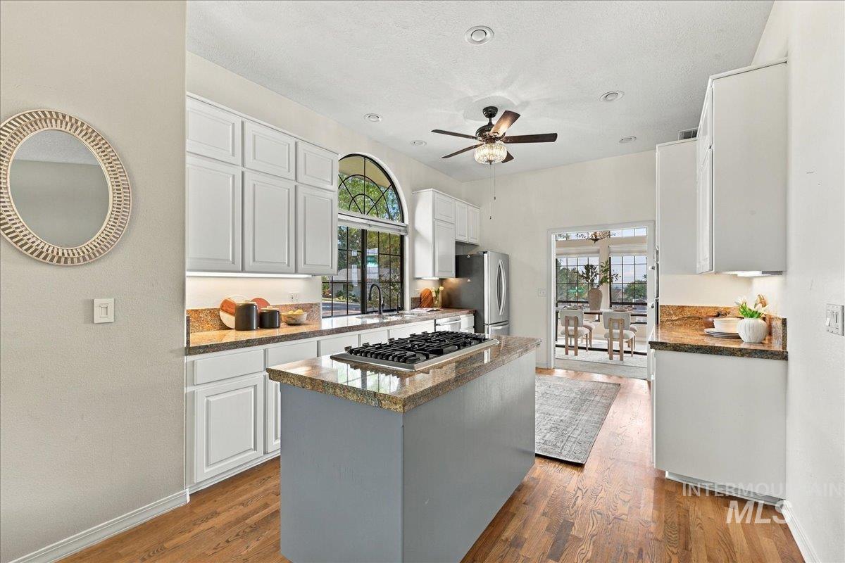 3324 E Boulder Heights Dr Property Photo 10