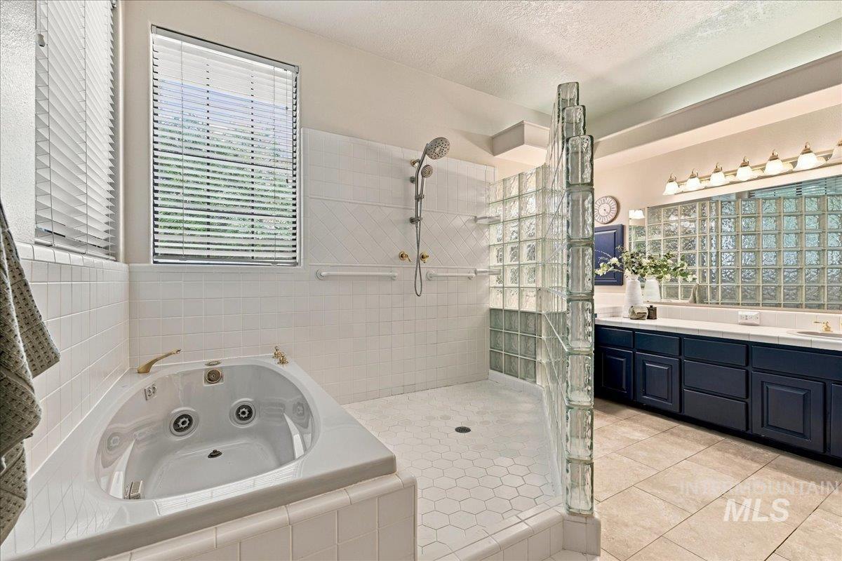 3324 E Boulder Heights Dr Property Photo 21