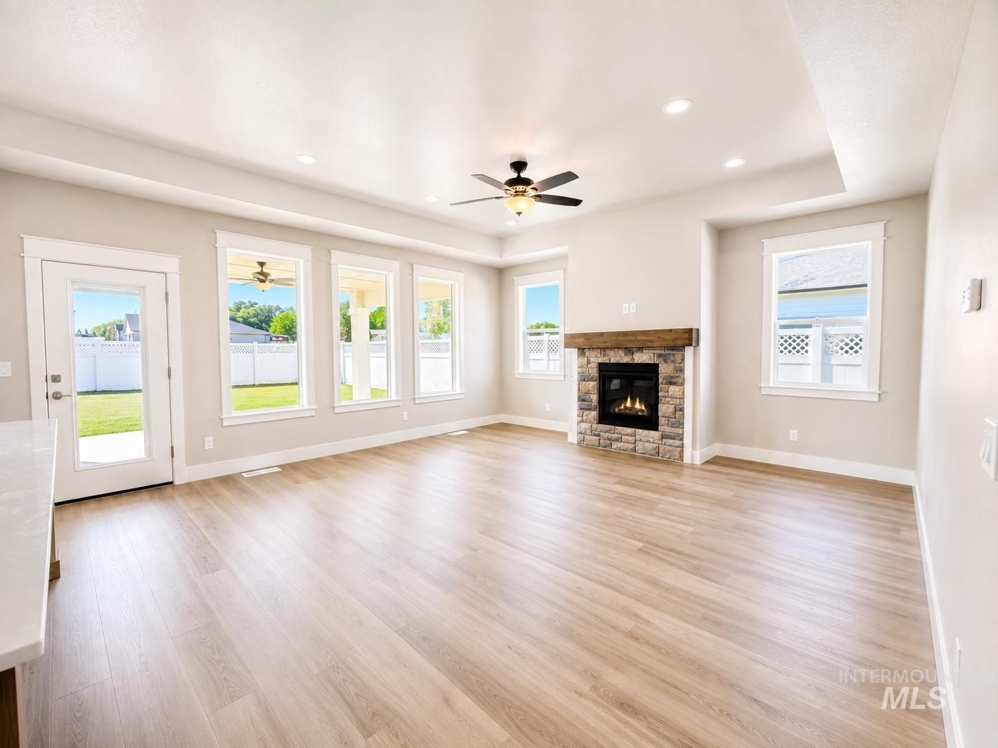 1129 W Recess Way Property Photo 4
