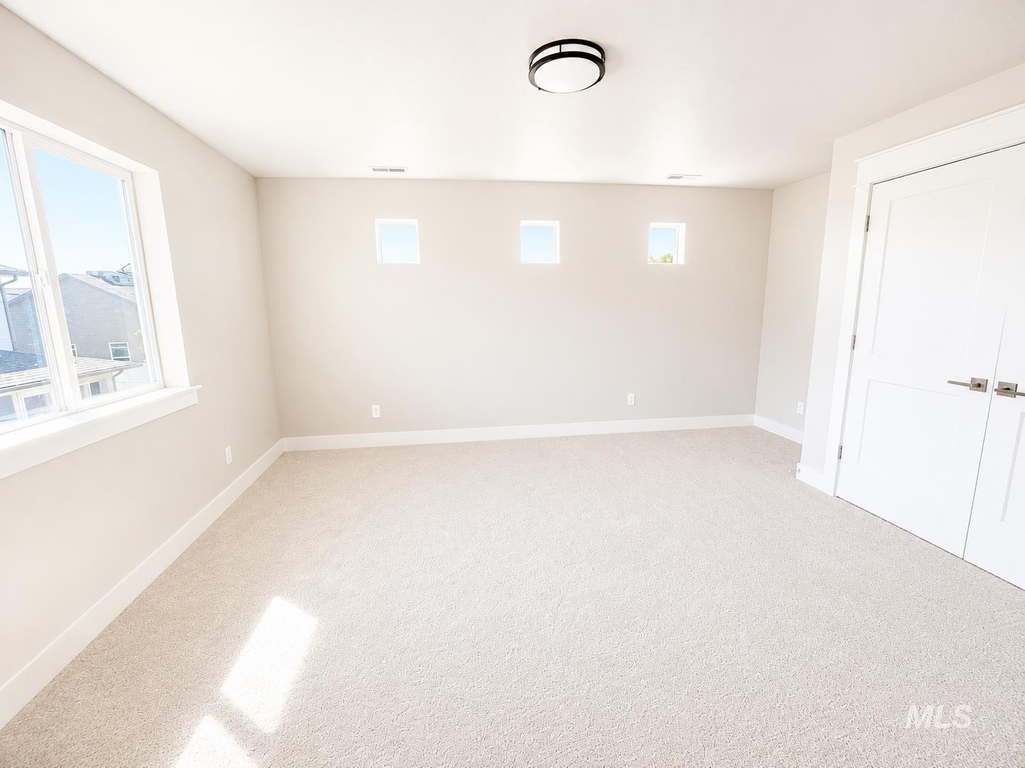 1129 W Recess Way Property Photo 18