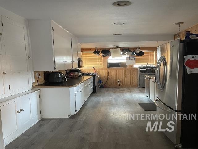 931 W 3rd St Property Photo 5