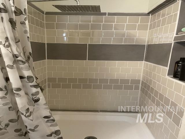 931 W 3rd St Property Photo 11