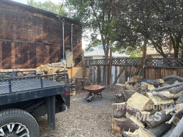 931 W 3rd St Property Photo 27