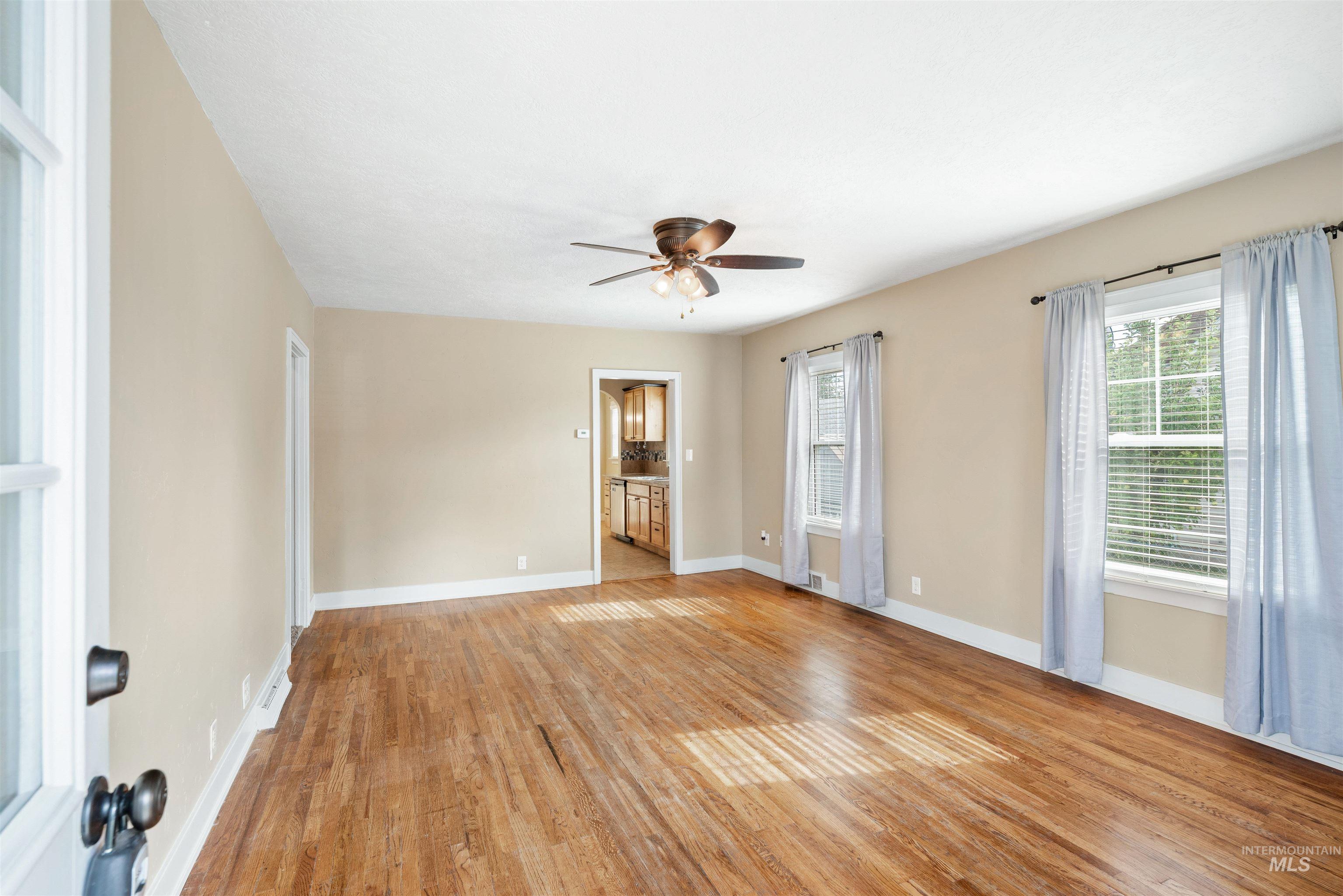 720 18th Ave S Property Photo 3
