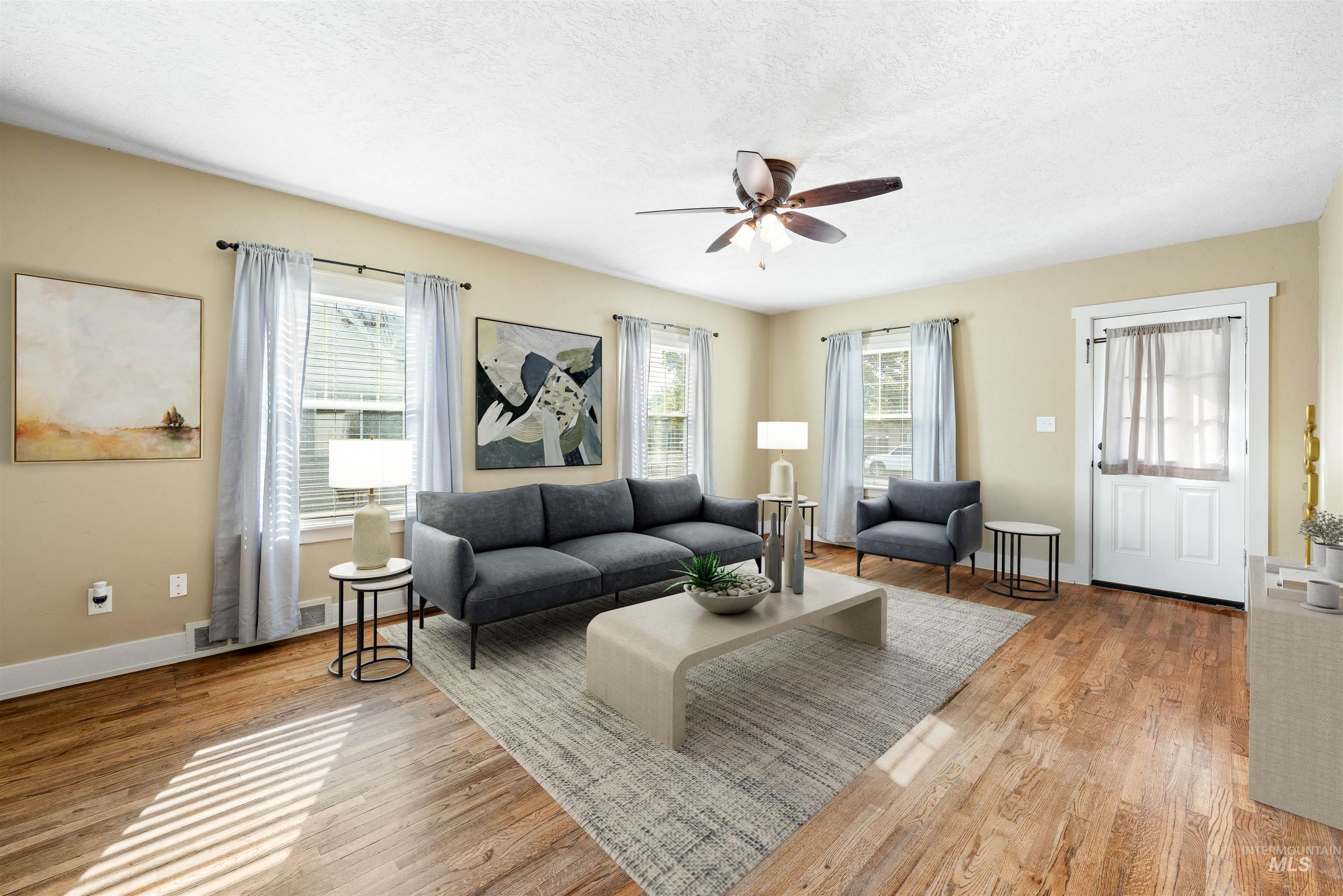 720 18th Ave S Property Photo 3
