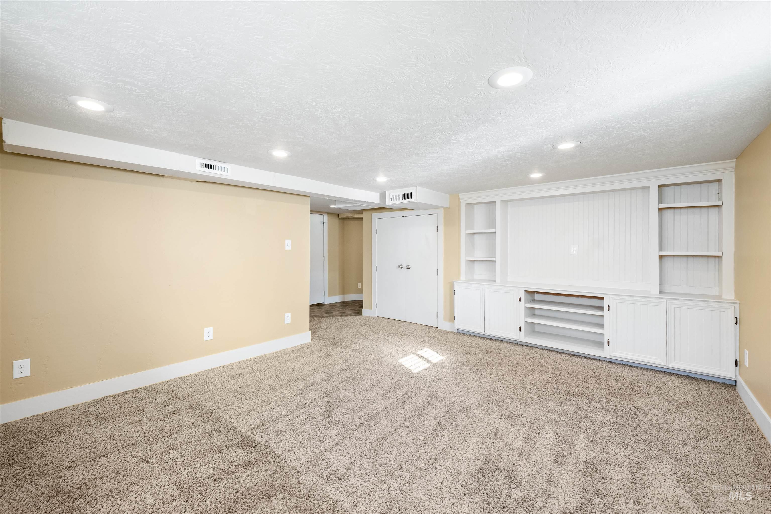720 18th Ave S Property Photo 32