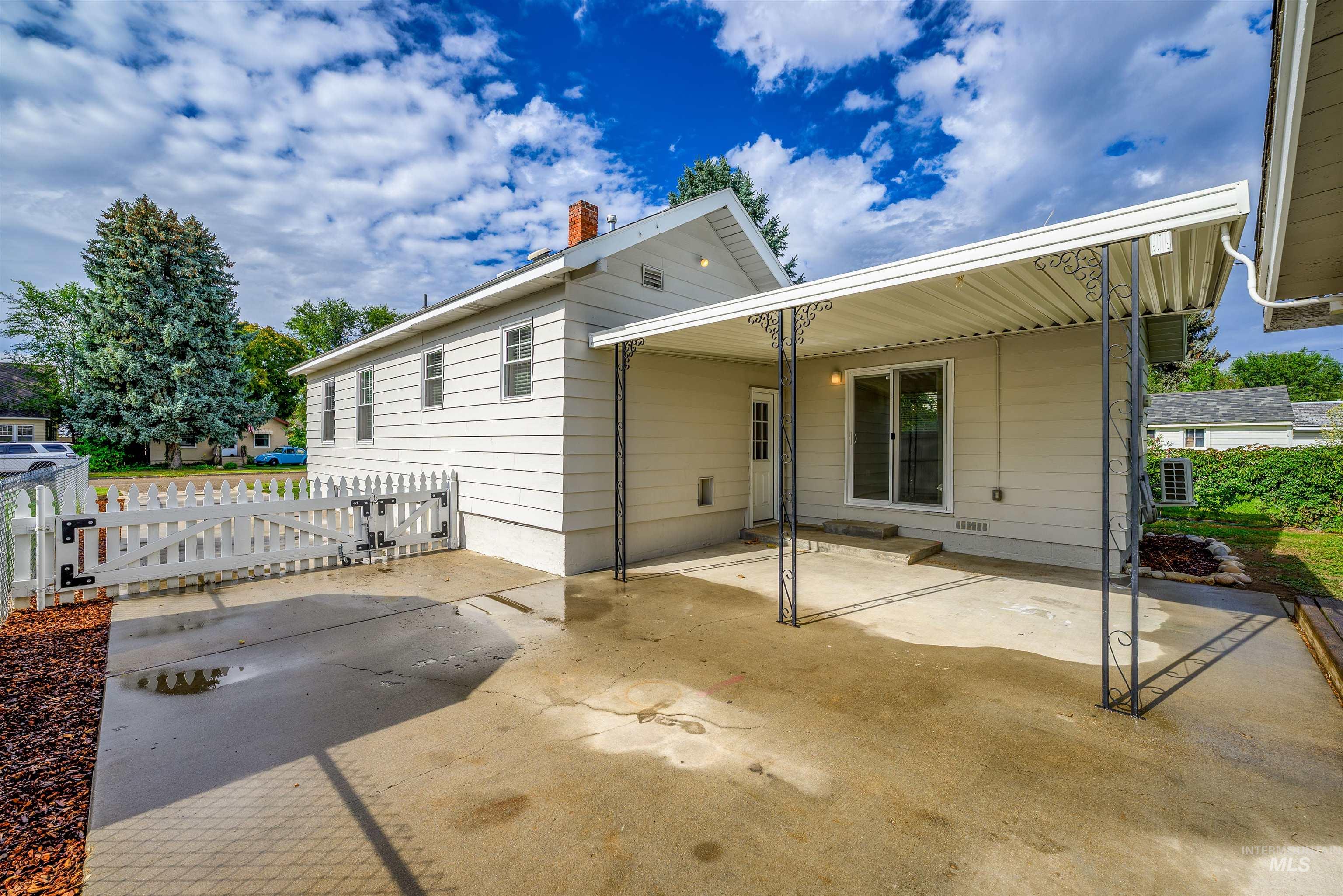 720 18th Ave S Property Photo 38