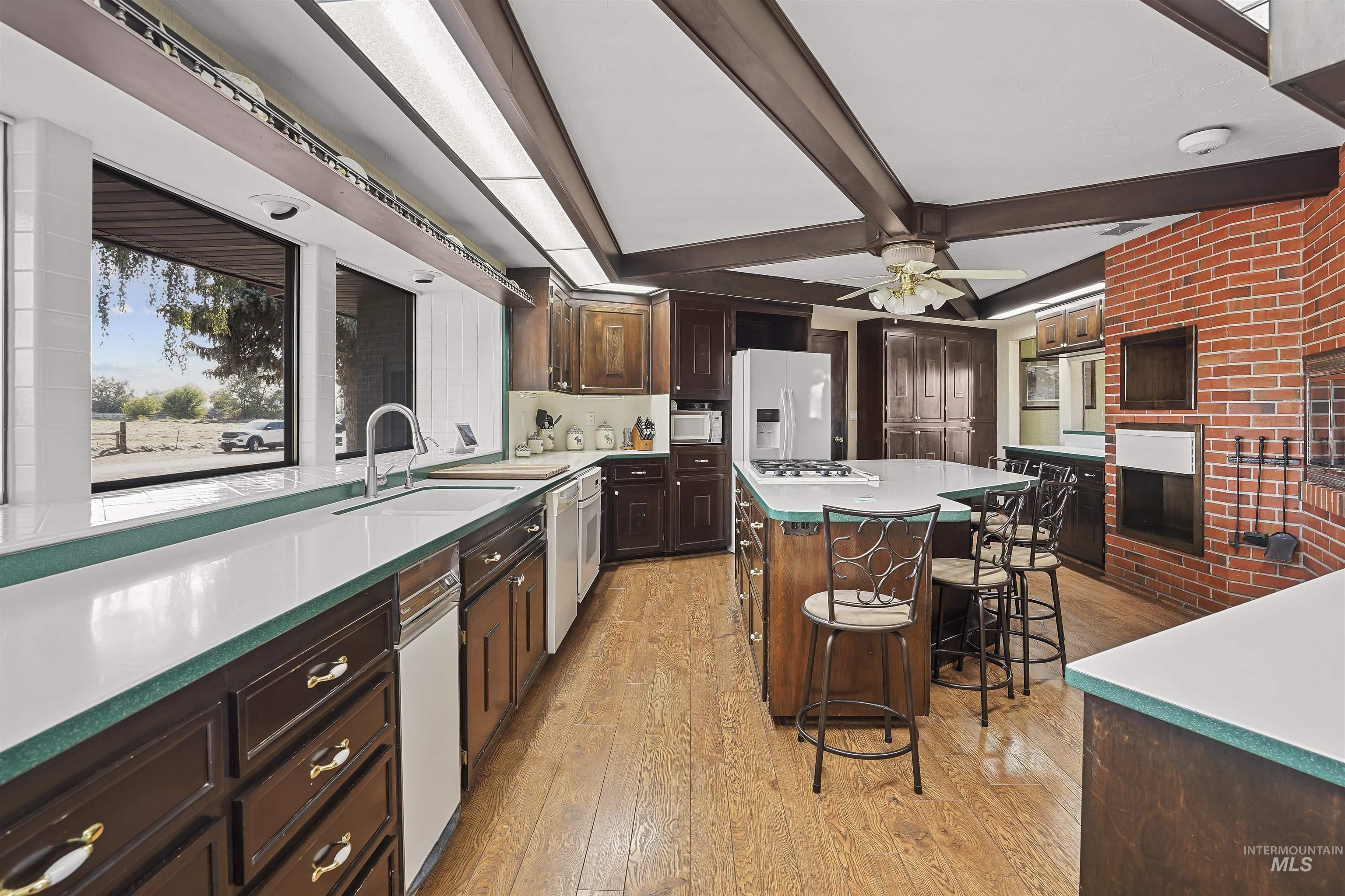 1109 S River Drive Property Photo 5