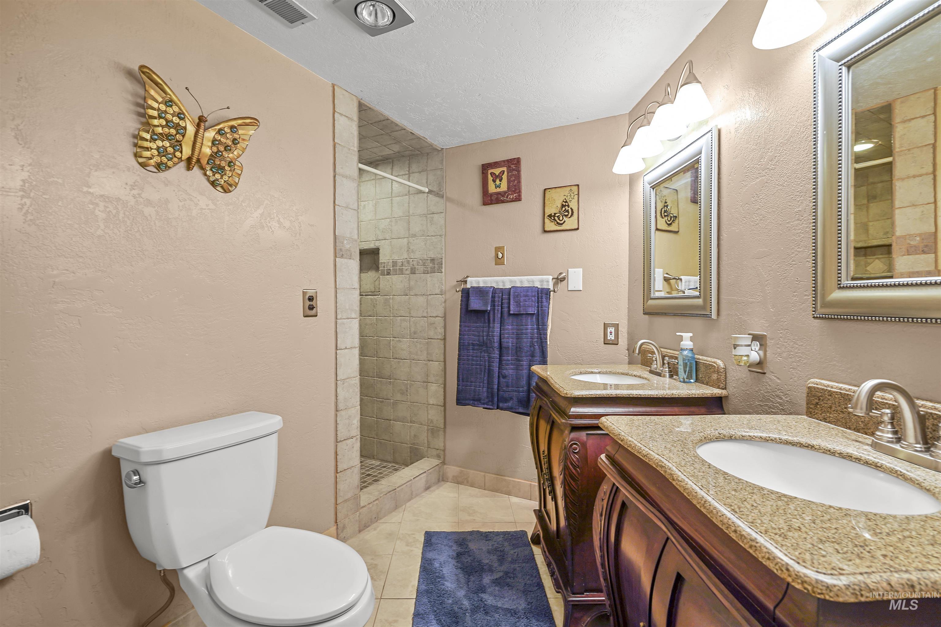 1109 S River Drive Property Photo 11