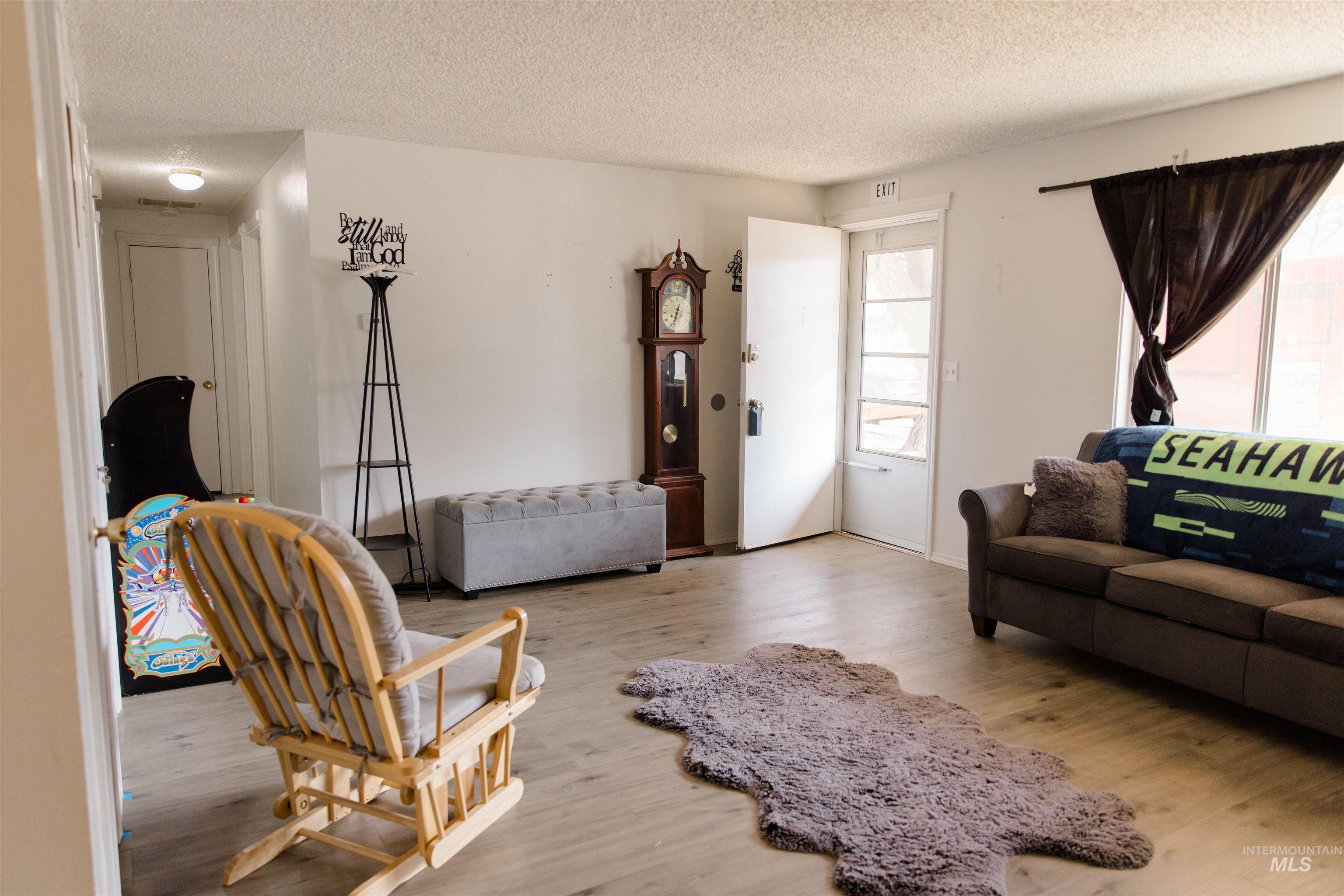 1230 E 17 N Property Photo 4
