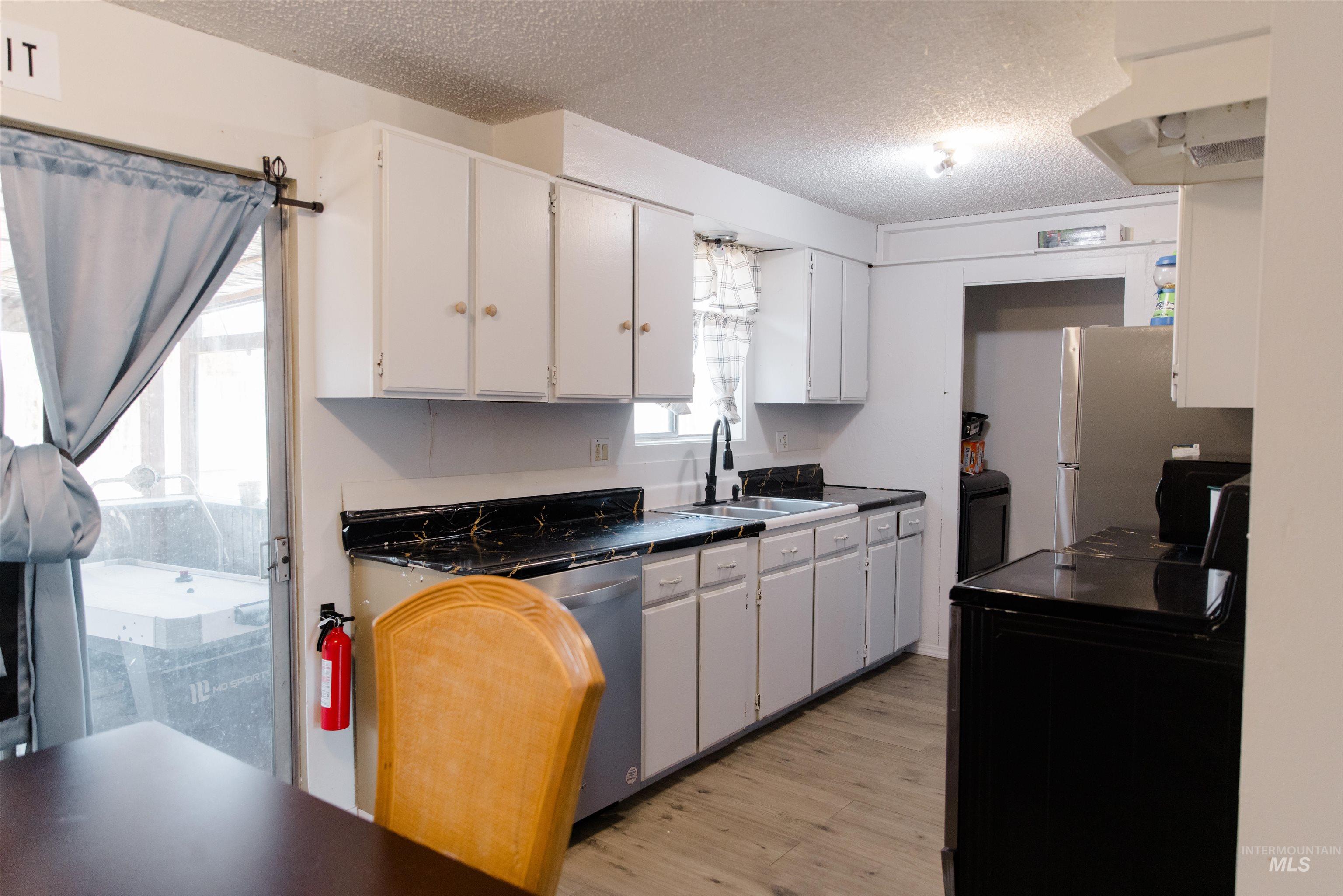 1230 E 17 N Property Photo 7