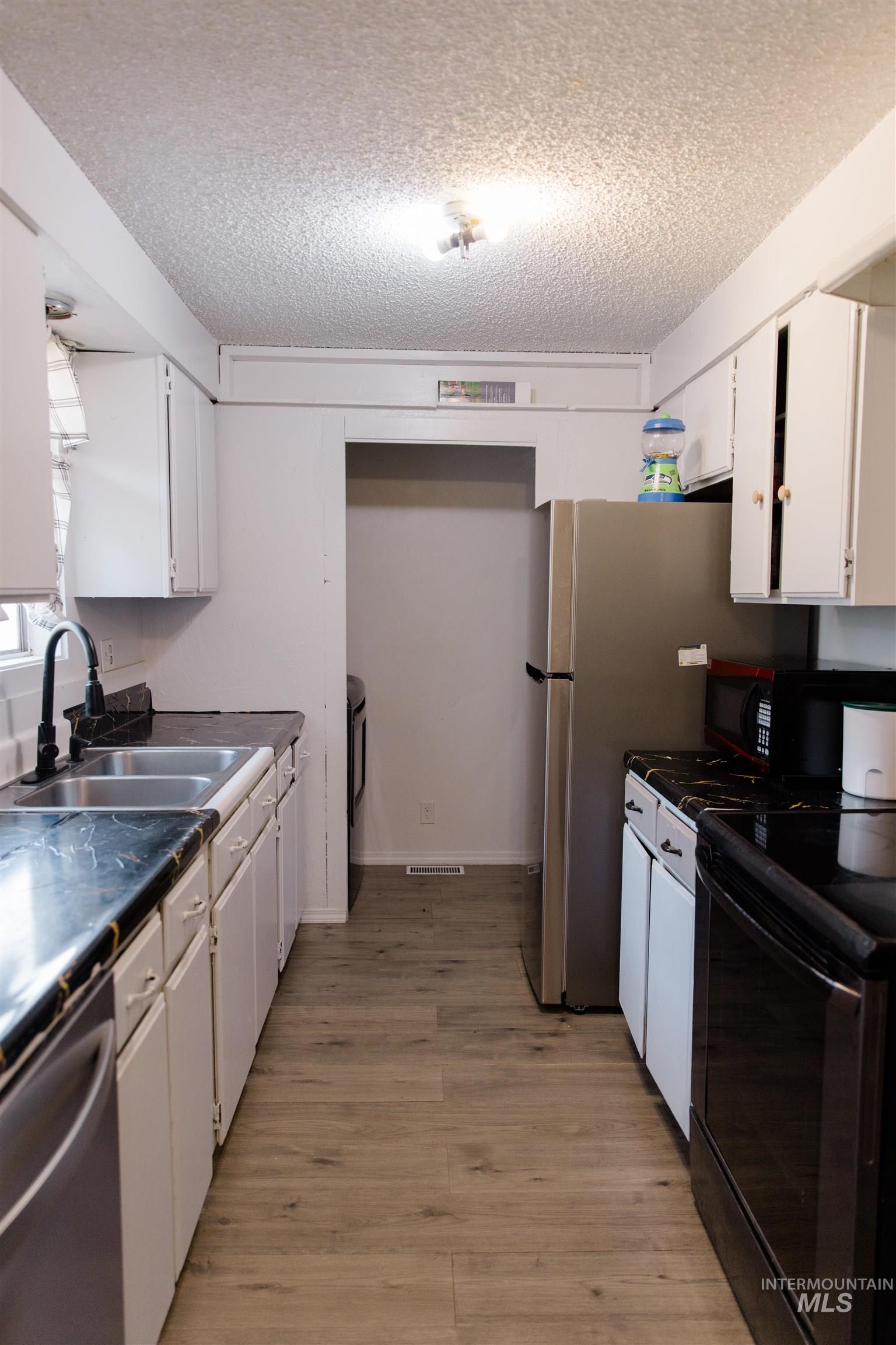 1230 E 17 N Property Photo 8