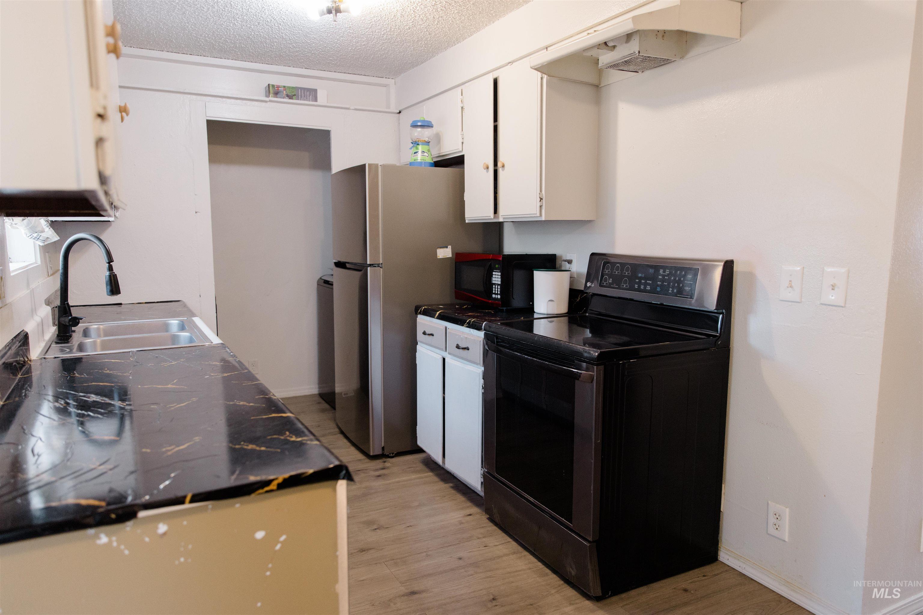 1230 E 17 N Property Photo 10