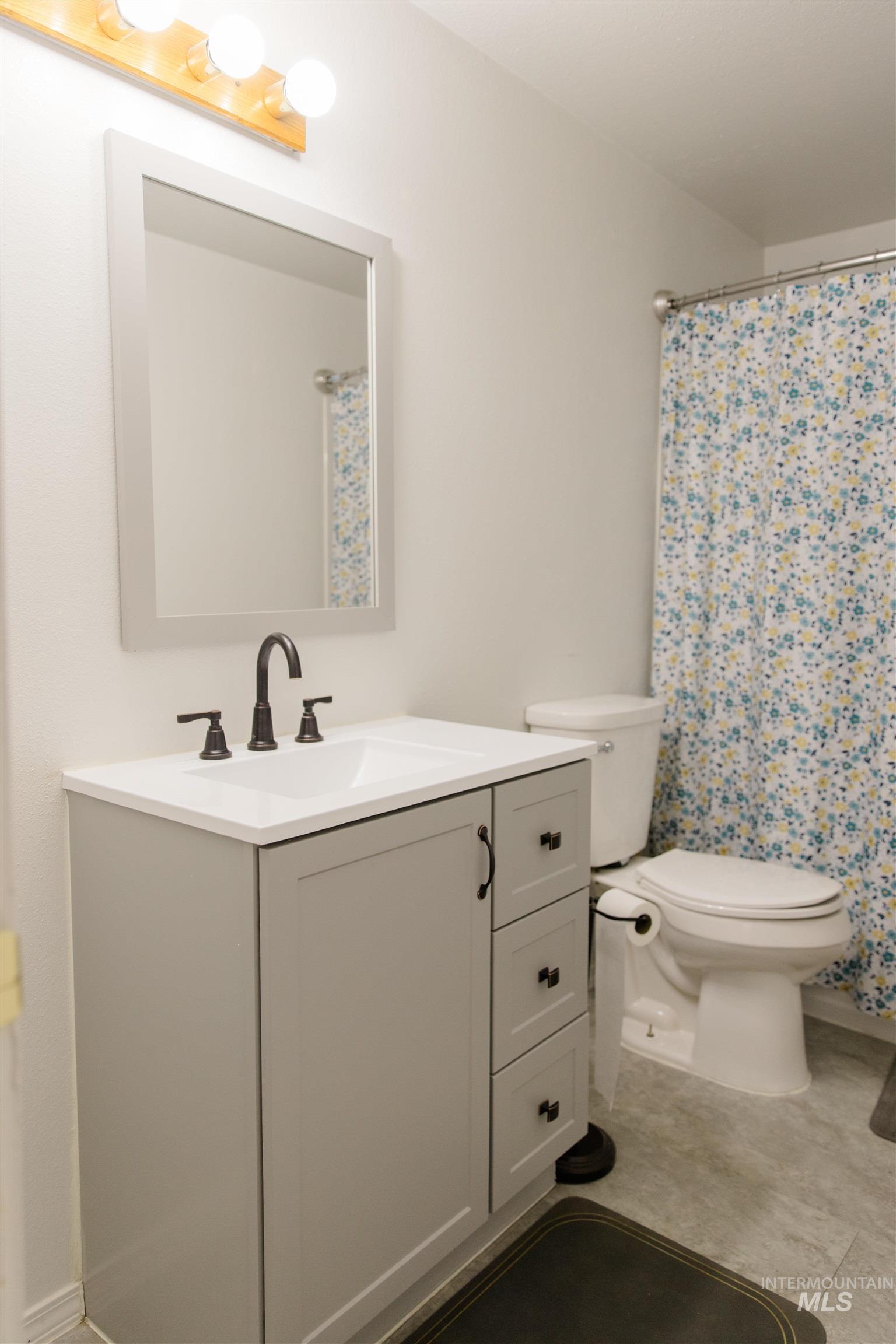 1230 E 17 N Property Photo 17