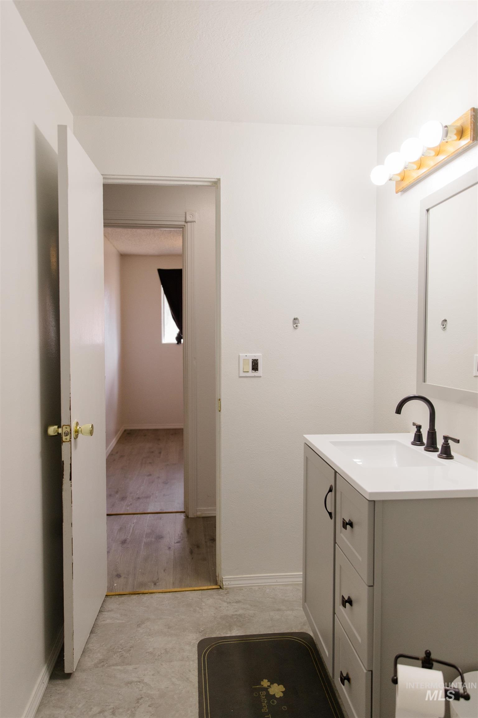 1230 E 17 N Property Photo 19